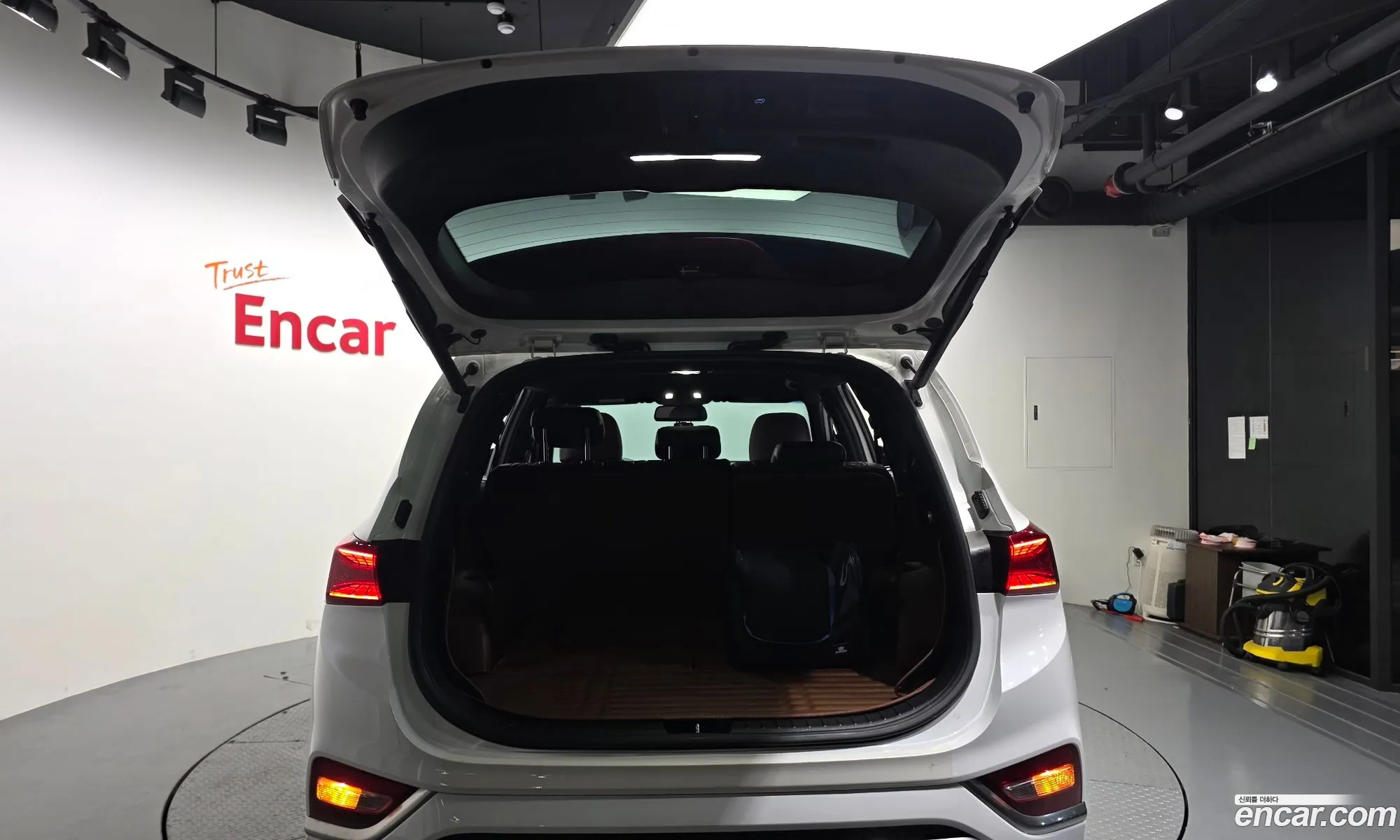 Hyundai Santa Fe TM 2018 KMHS581CDKU065263 — 8