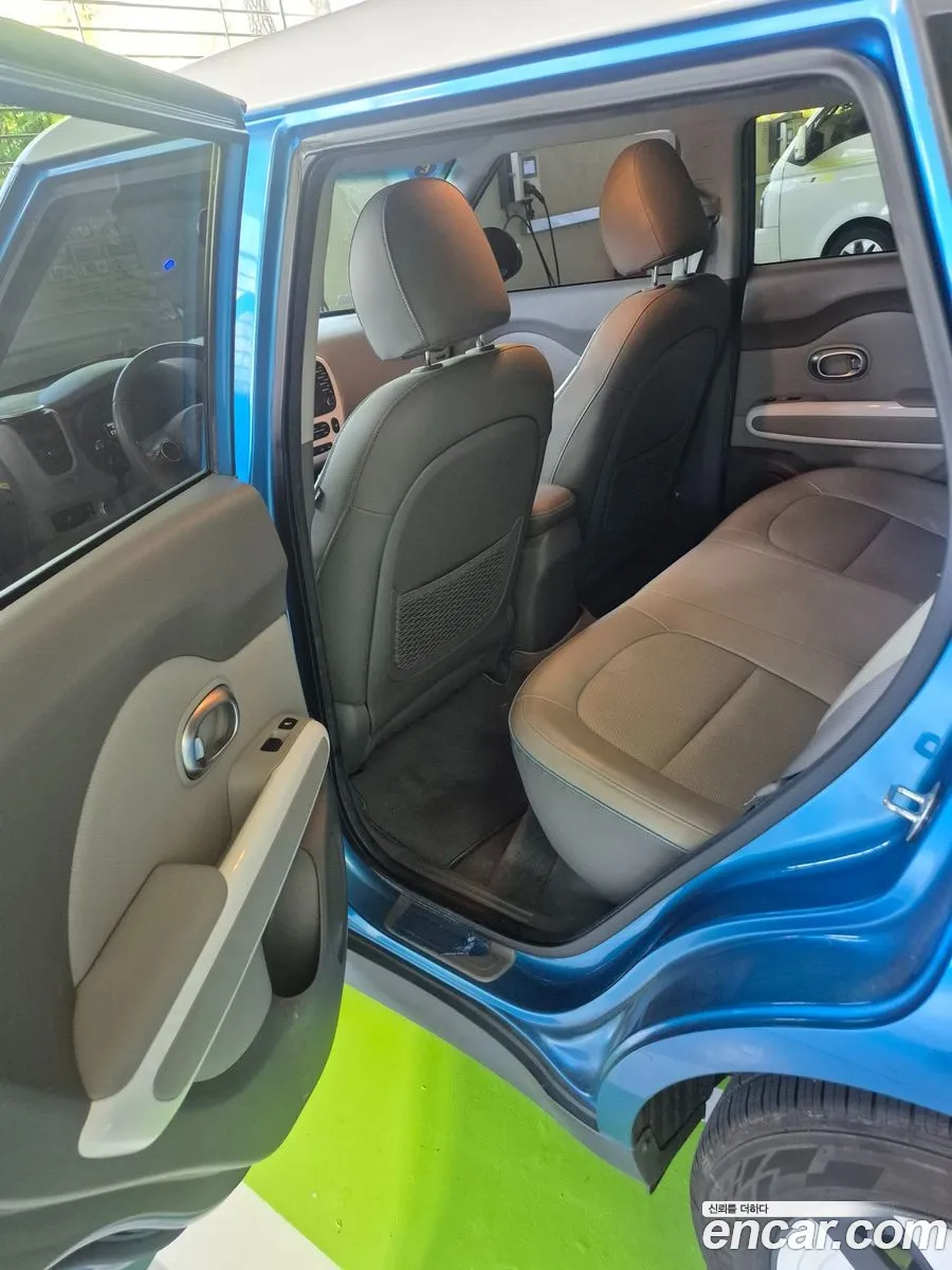 Kia Soul EV 2015 — 17