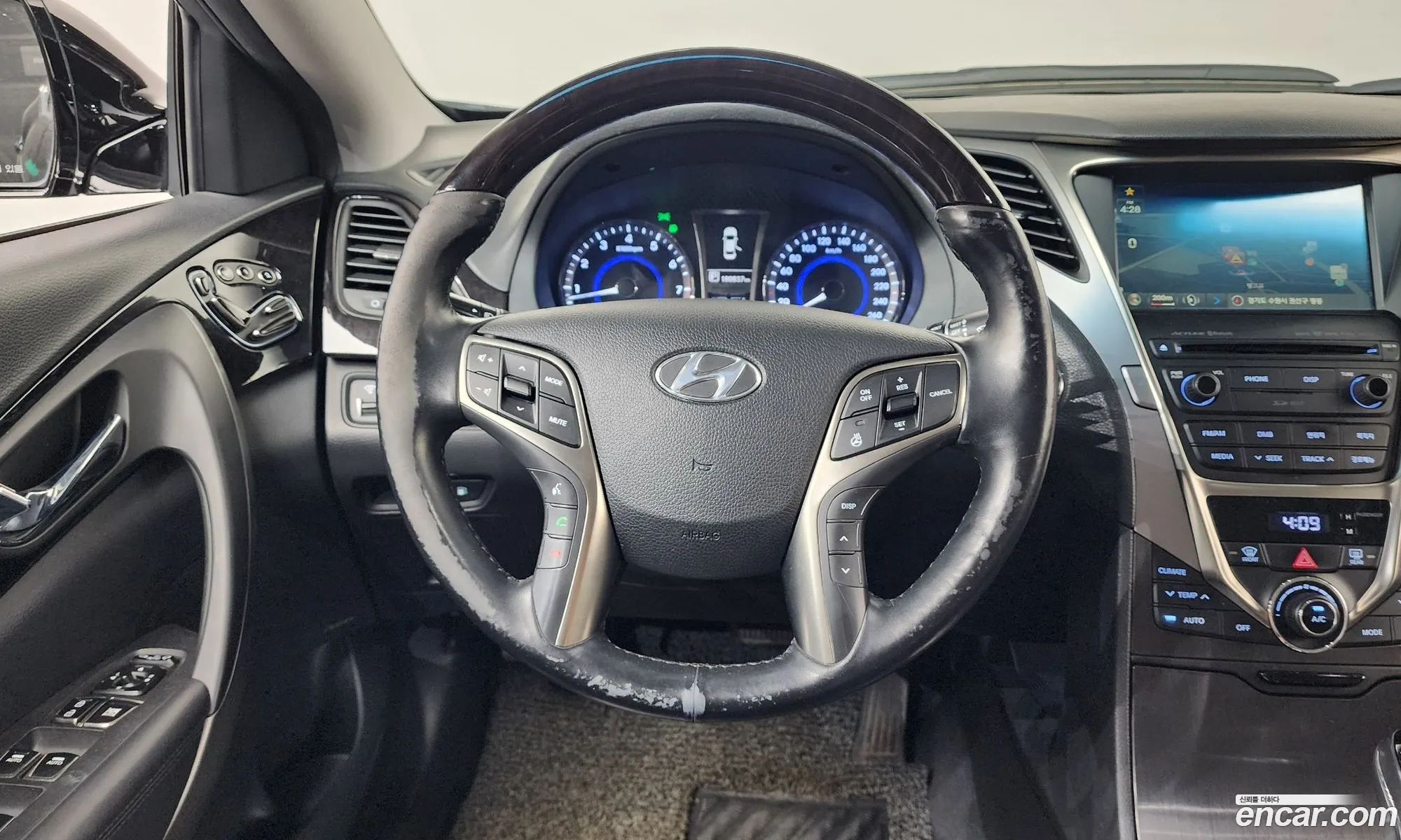 Hyundai Grandeur HG 2014 — 11