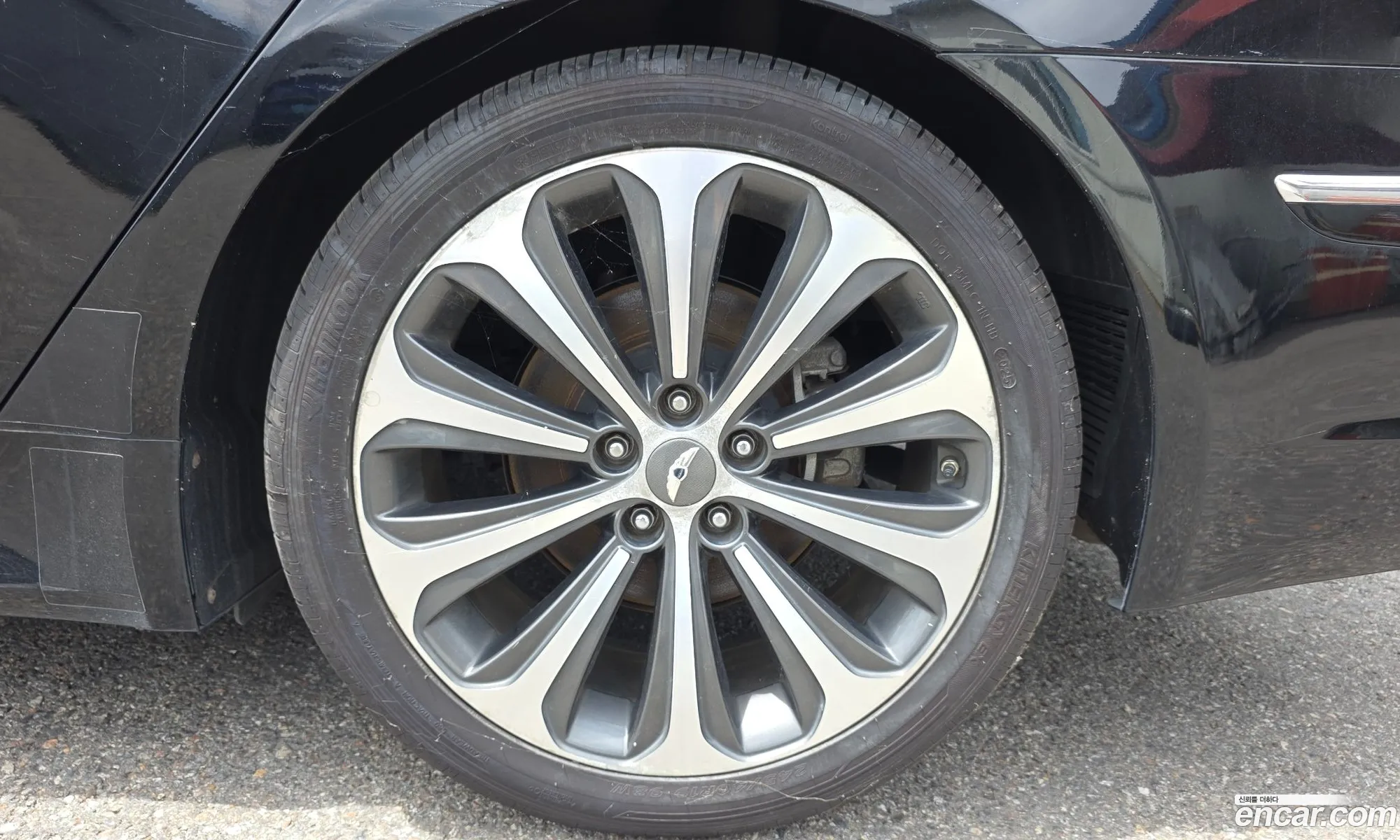Hyundai Genesis 2011 KMHGC41DBCU157932 — 28