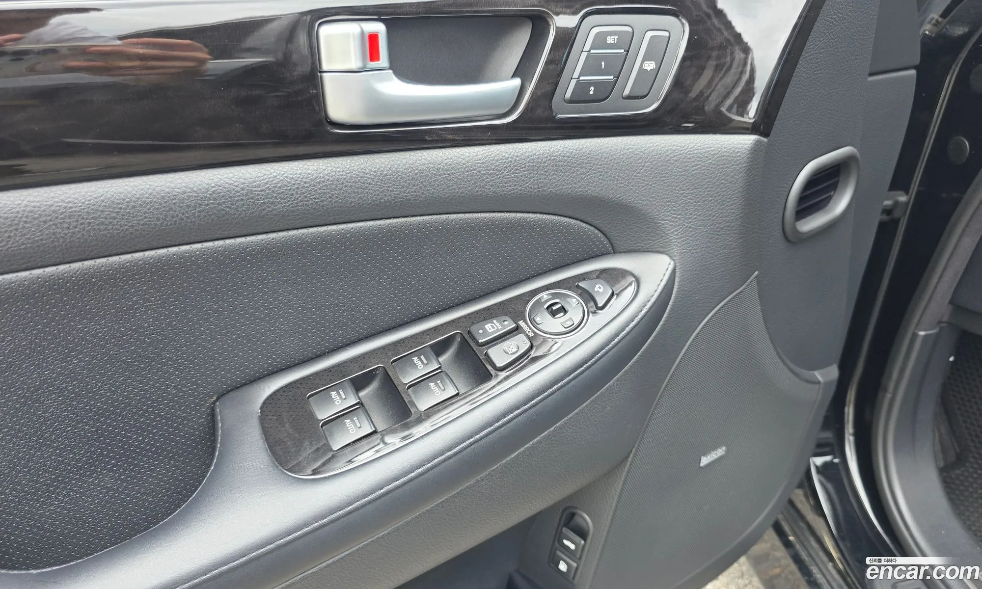 Hyundai Genesis 2011 KMHGC41DBCU157932 — 4