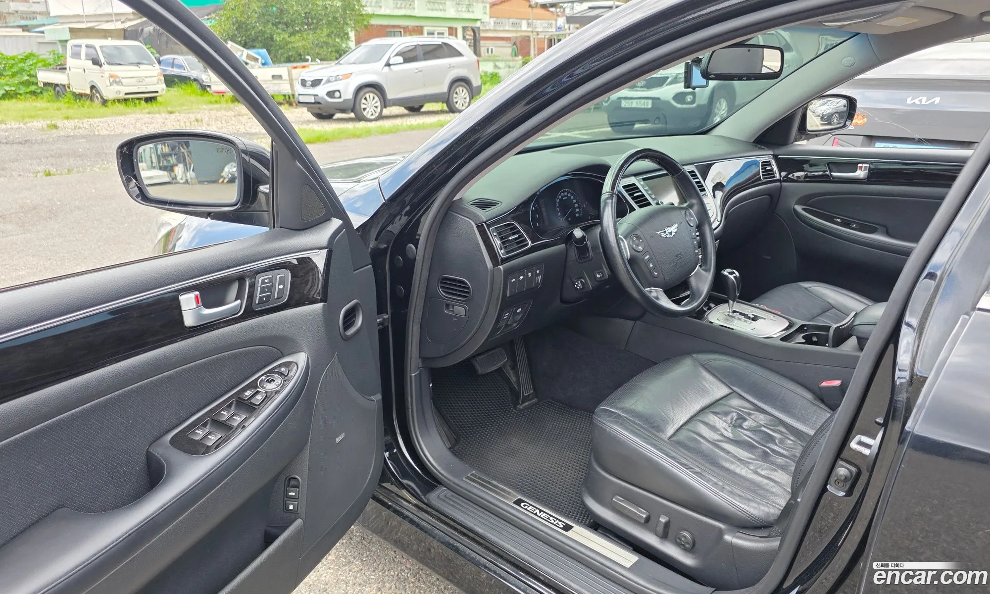 Hyundai Genesis 2011 KMHGC41DBCU157932 — 7
