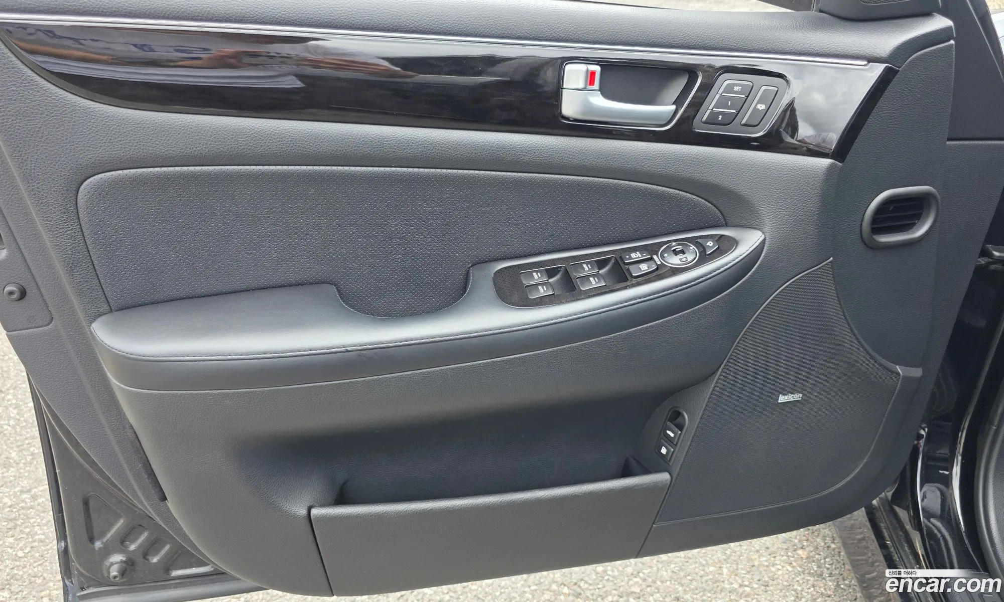 Hyundai Genesis 2011 KMHGC41DBCU157932 — 27