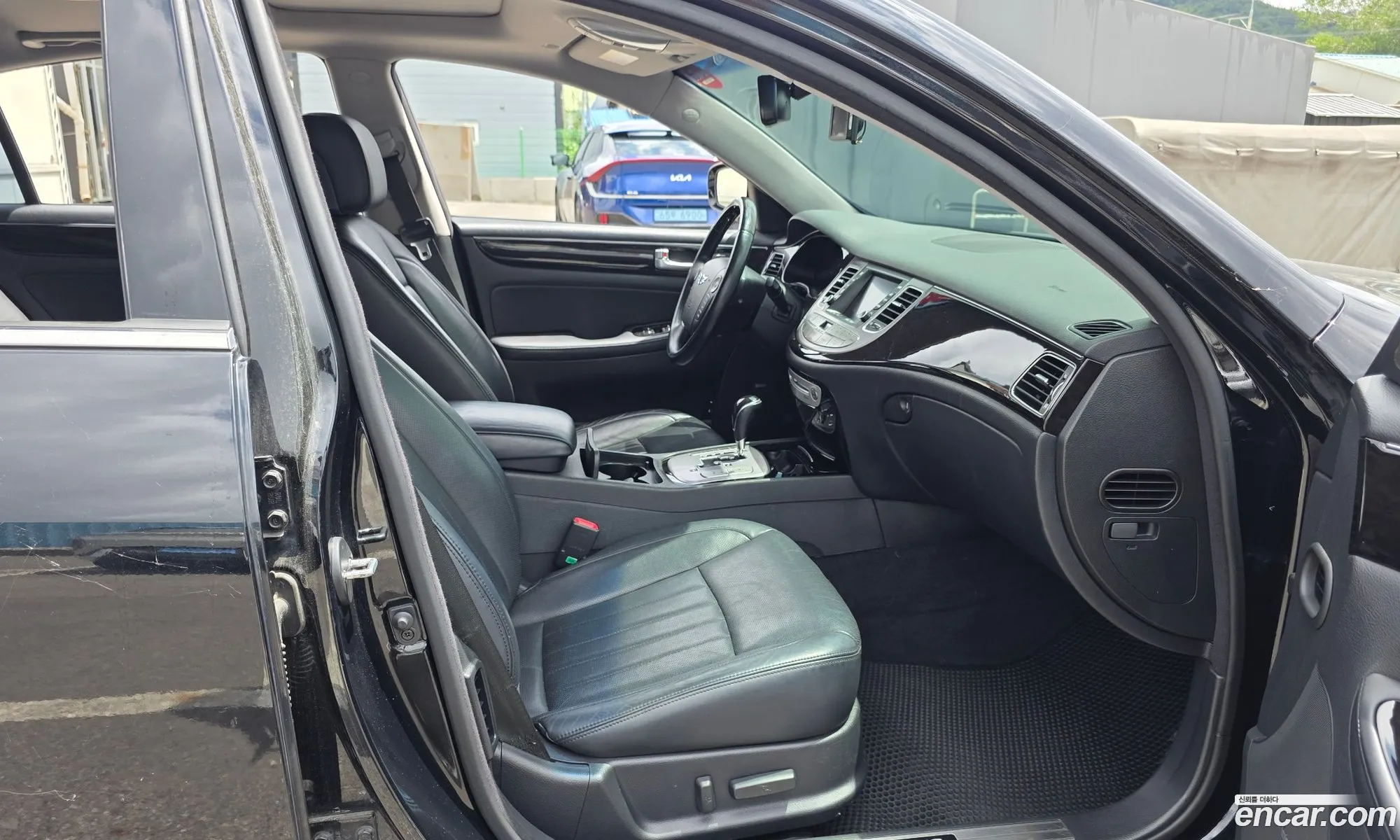 Hyundai Genesis 2011 KMHGC41DBCU157932 — 15