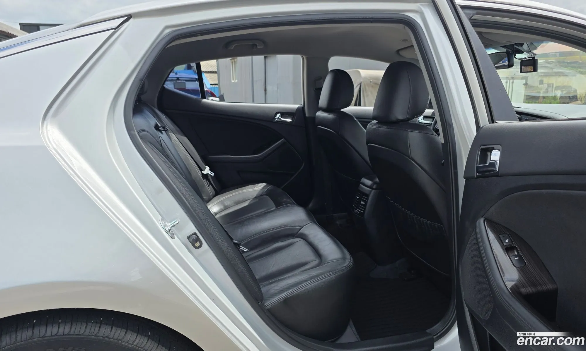 Kia K5 2010 — 22