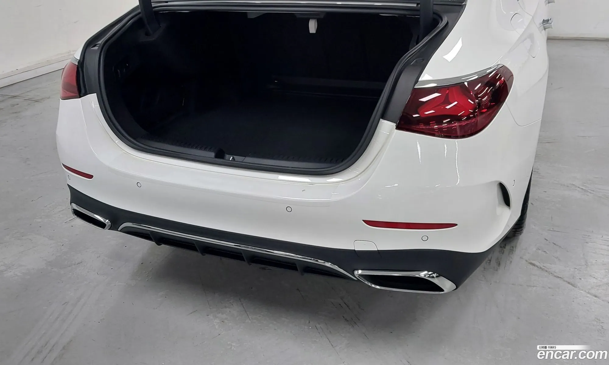 Mercedes-Benz E-Class W214 2024 — 16