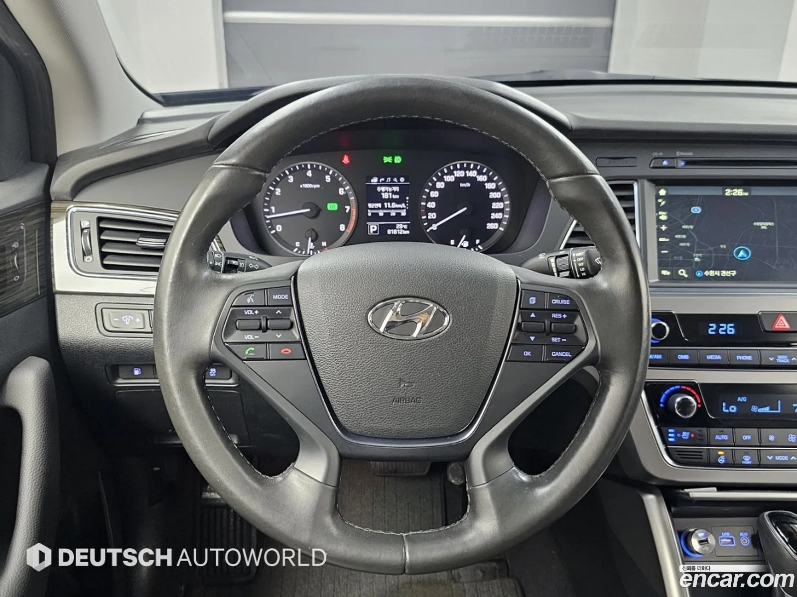 Hyundai LF Sonata 2015 — 12