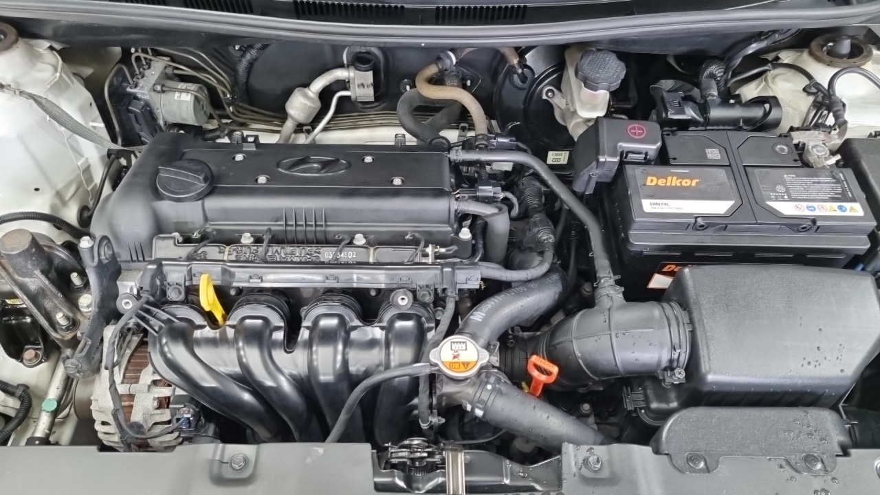 Hyundai Accent 2013 — 14