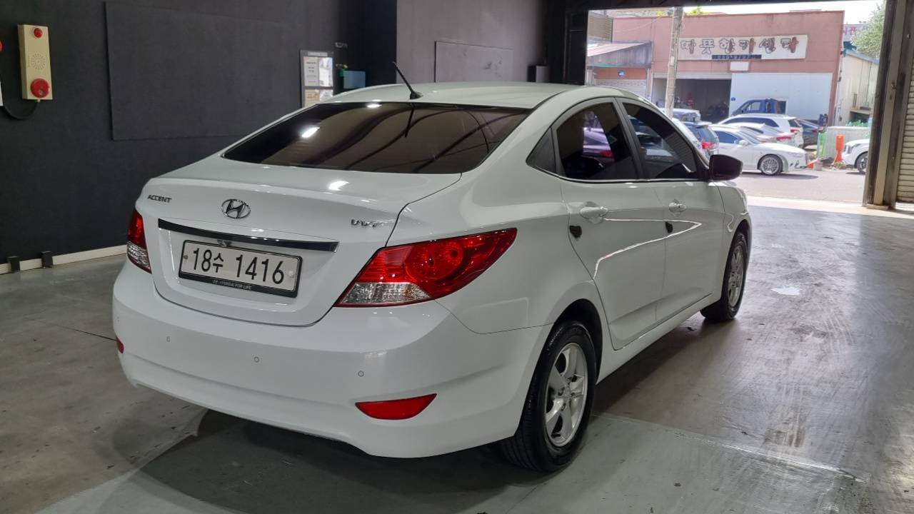 Hyundai Accent 2013 — 15