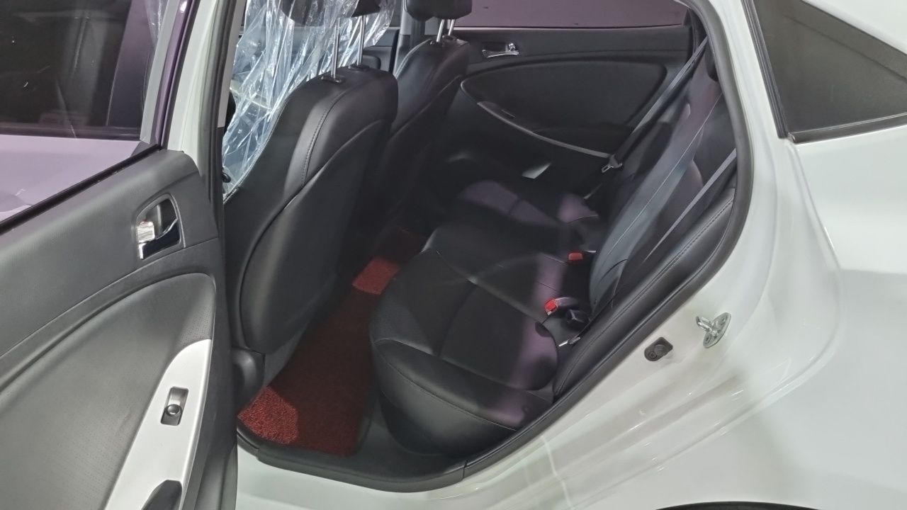 Hyundai Accent 2013 — 8