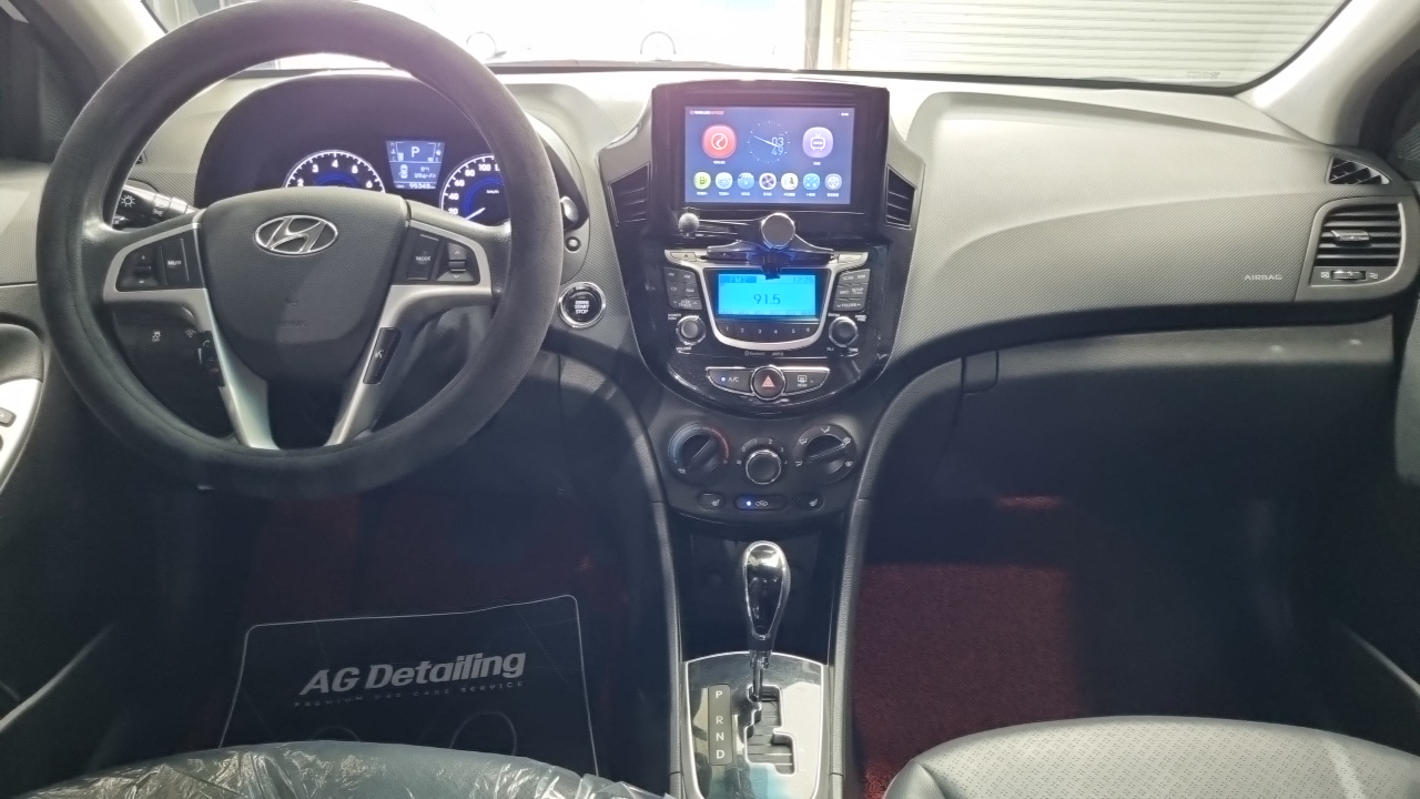 Hyundai Accent 2013 — 17