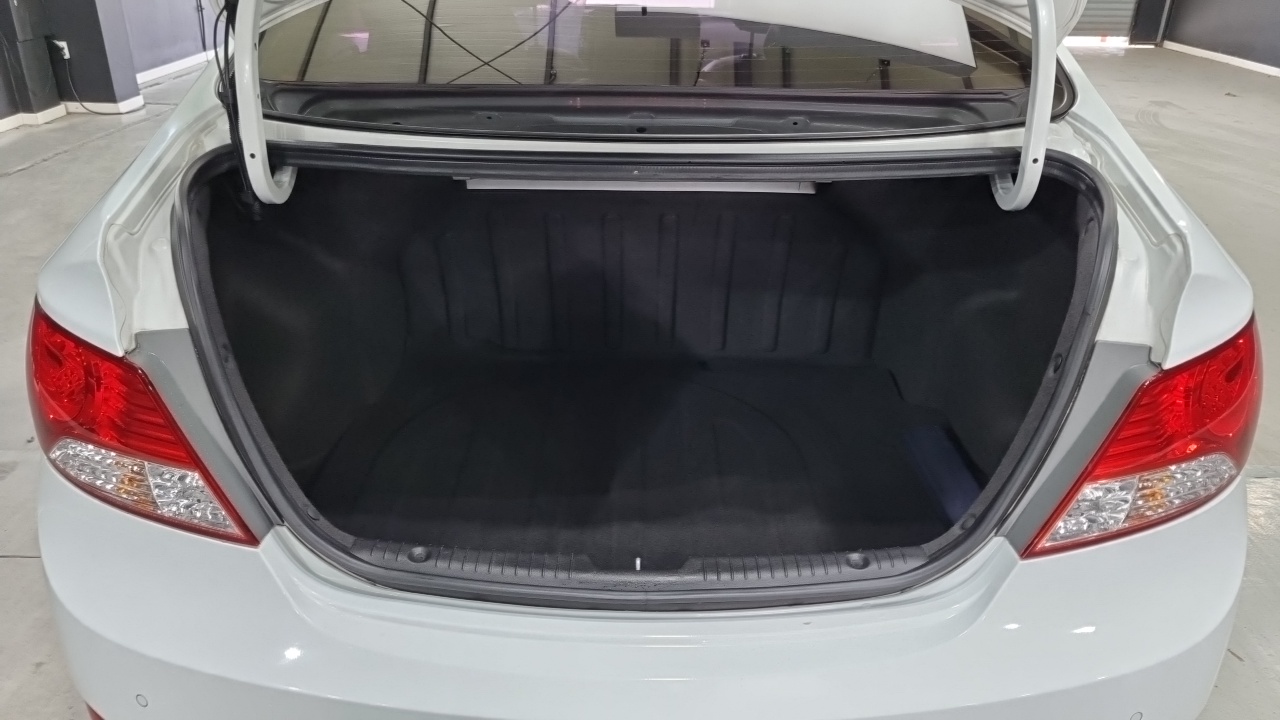 Hyundai Accent 2013 — 6