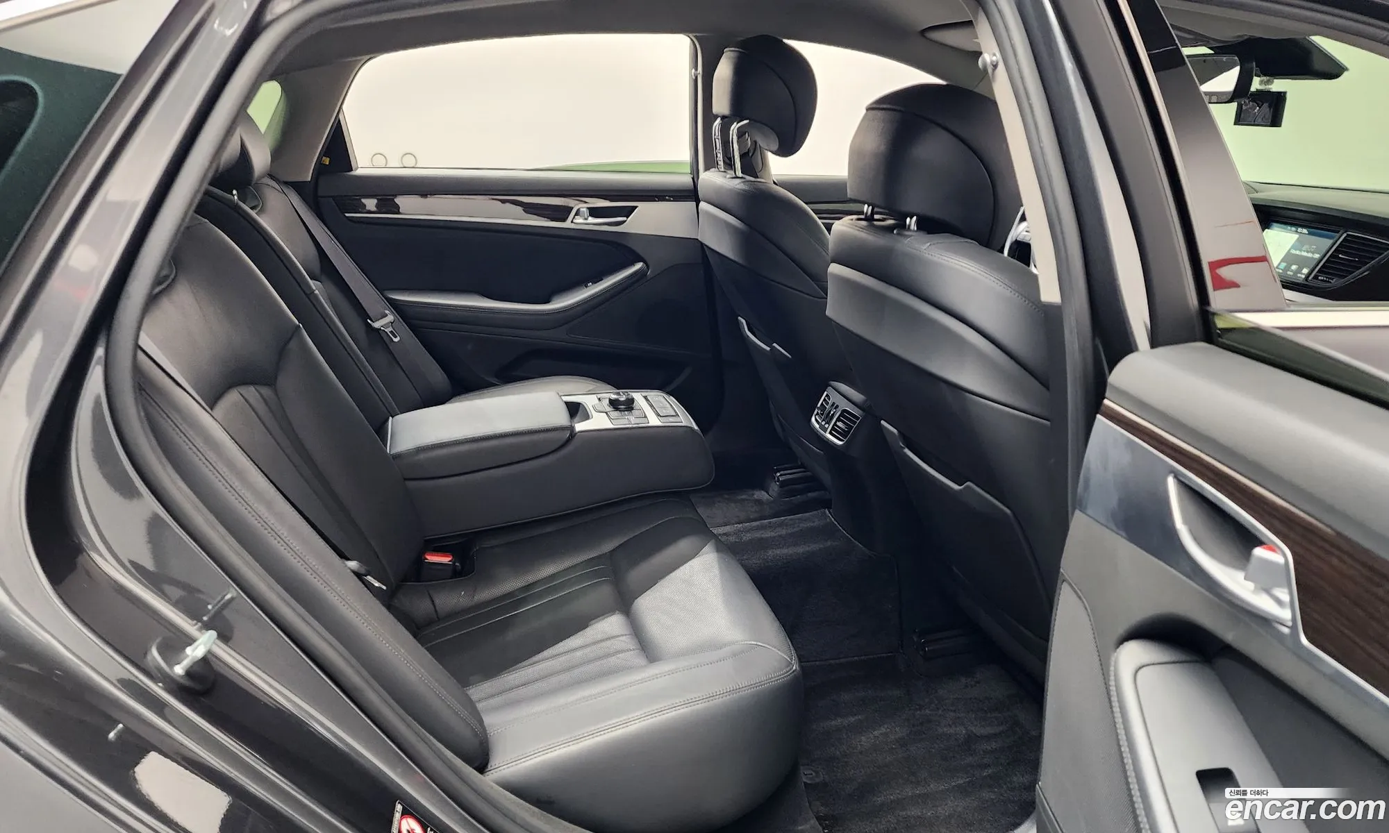 Genesis G80 2017 KMHGL41DDJU259627 — 6