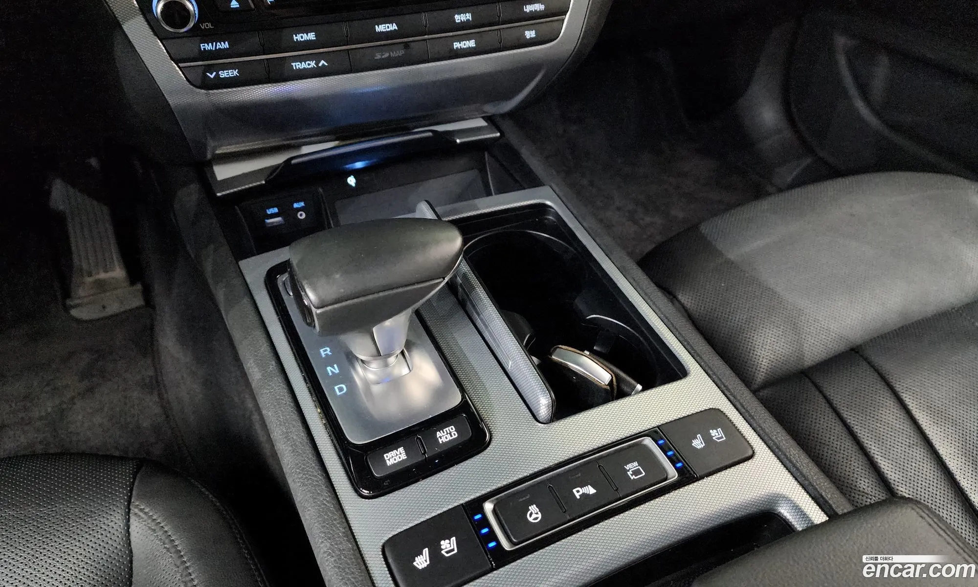 Genesis G80 2017 KMHGL41DDJU259627 — 18