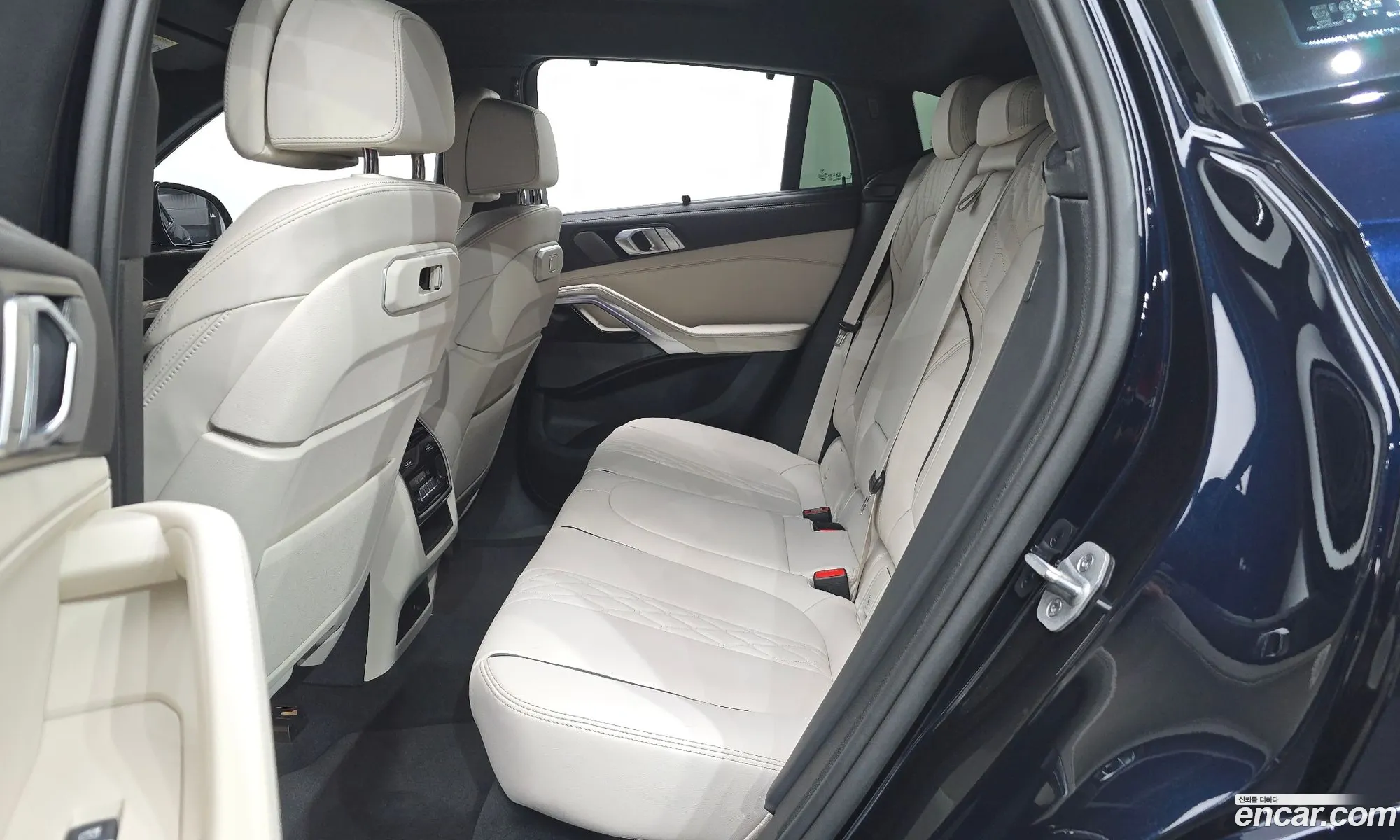 BMW X6 2026 WBA11EY04T9254519 — 24
