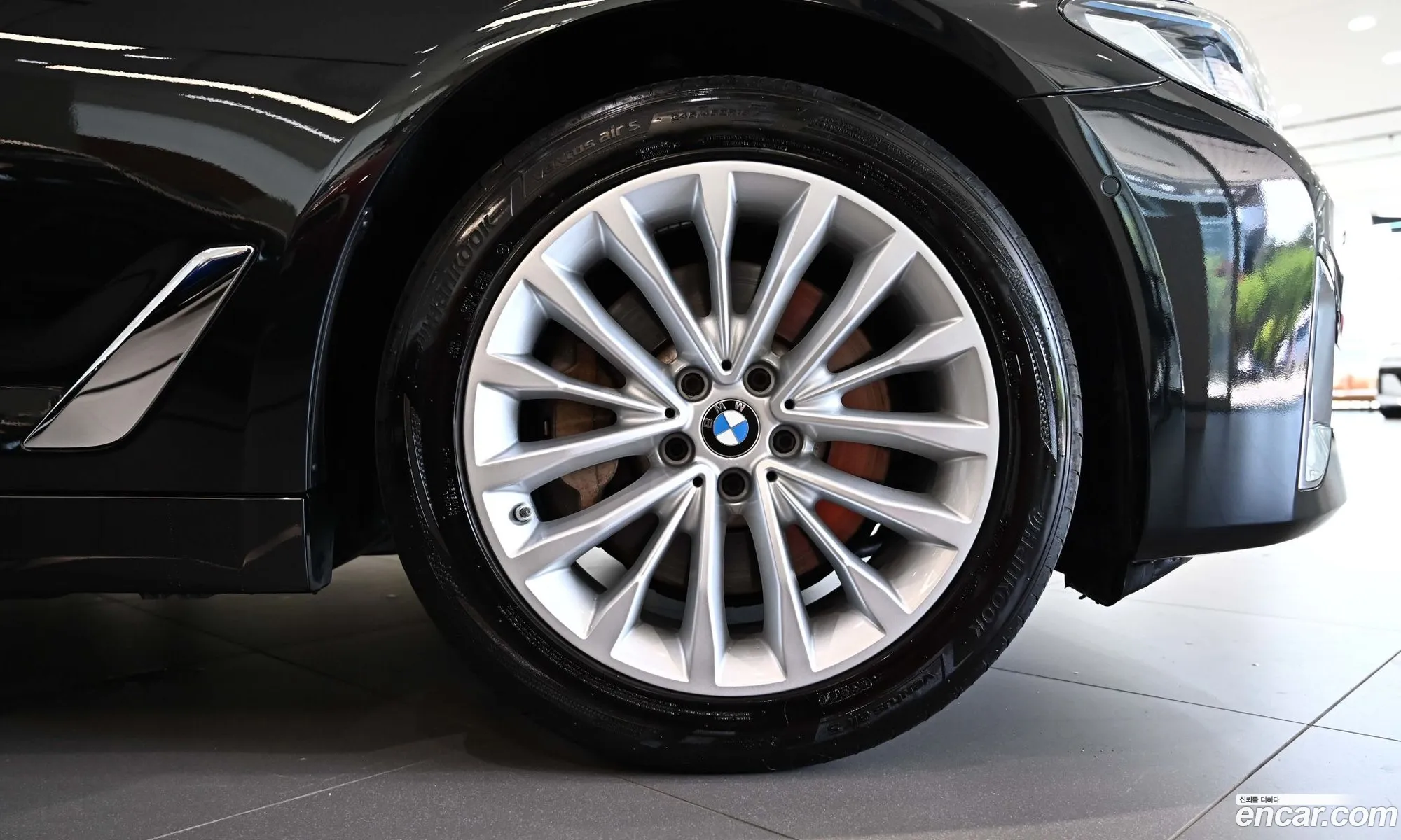 BMW 5 Series 2021 — 16