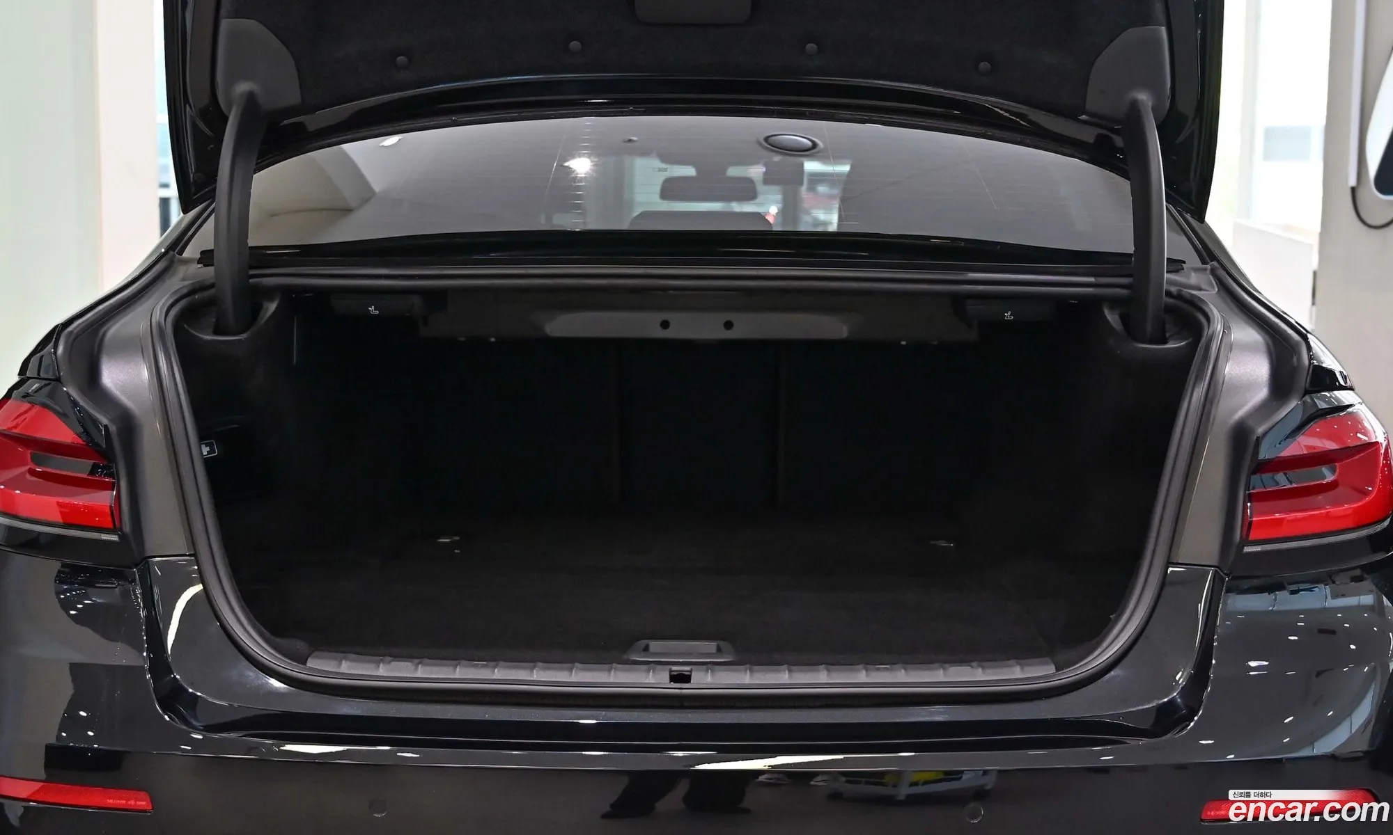 BMW 5 Series 2021 — 17