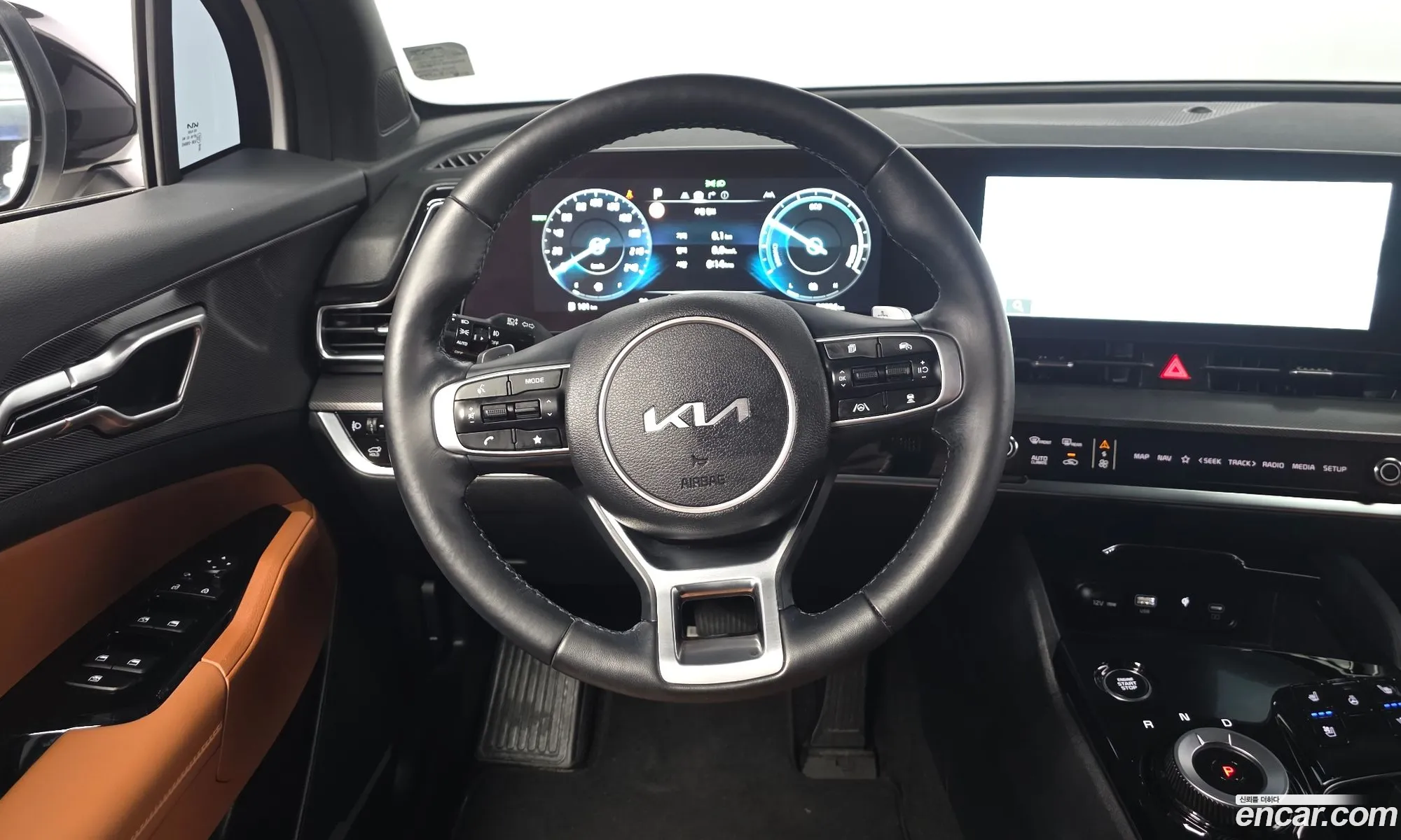 Kia Sportage Hybrid 2023 — 16