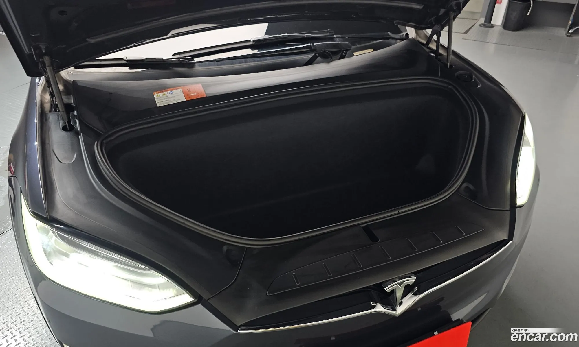 Tesla Model X 2018 5YJXCAE28JF133906 — 10
