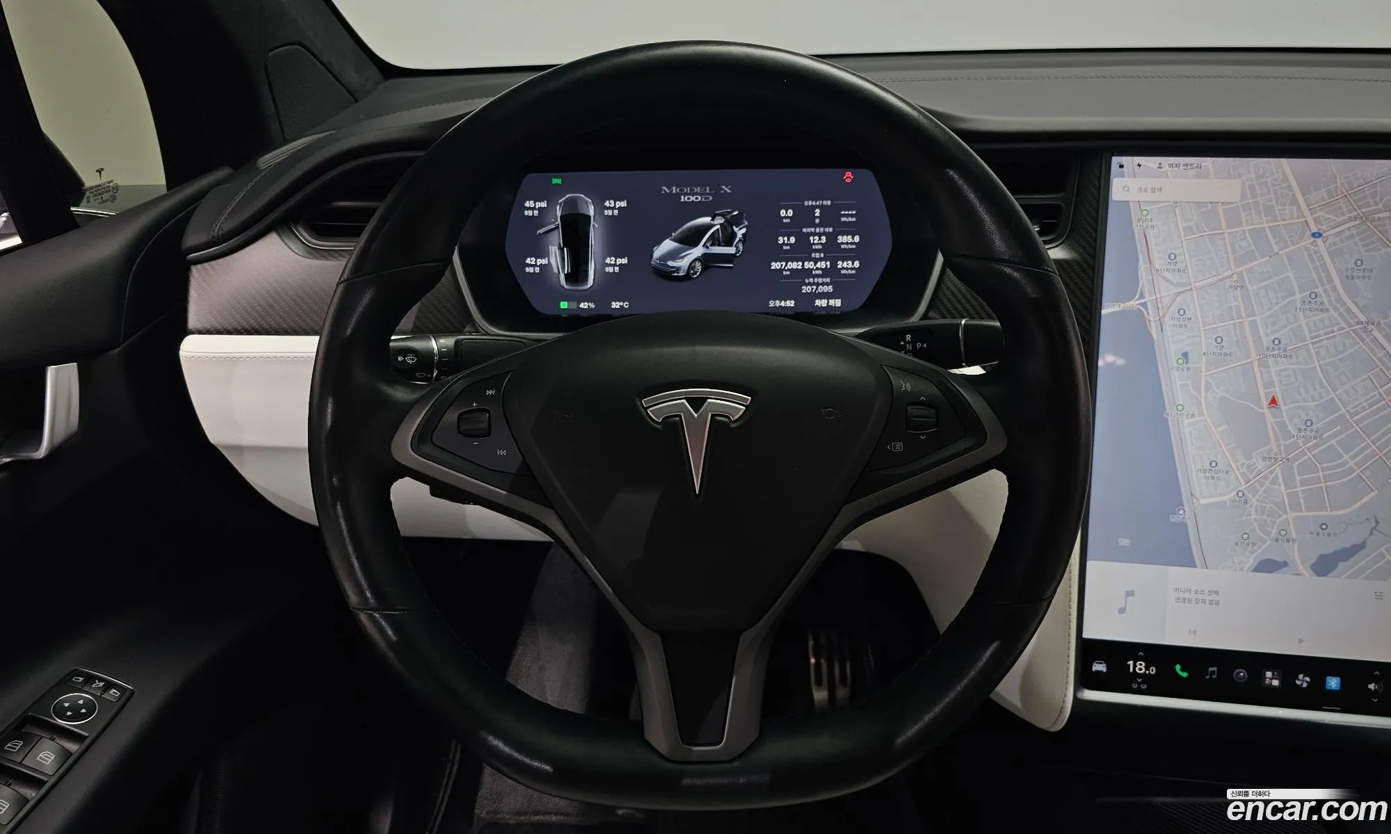 Tesla Model X 2018 5YJXCAE28JF133906 — 11