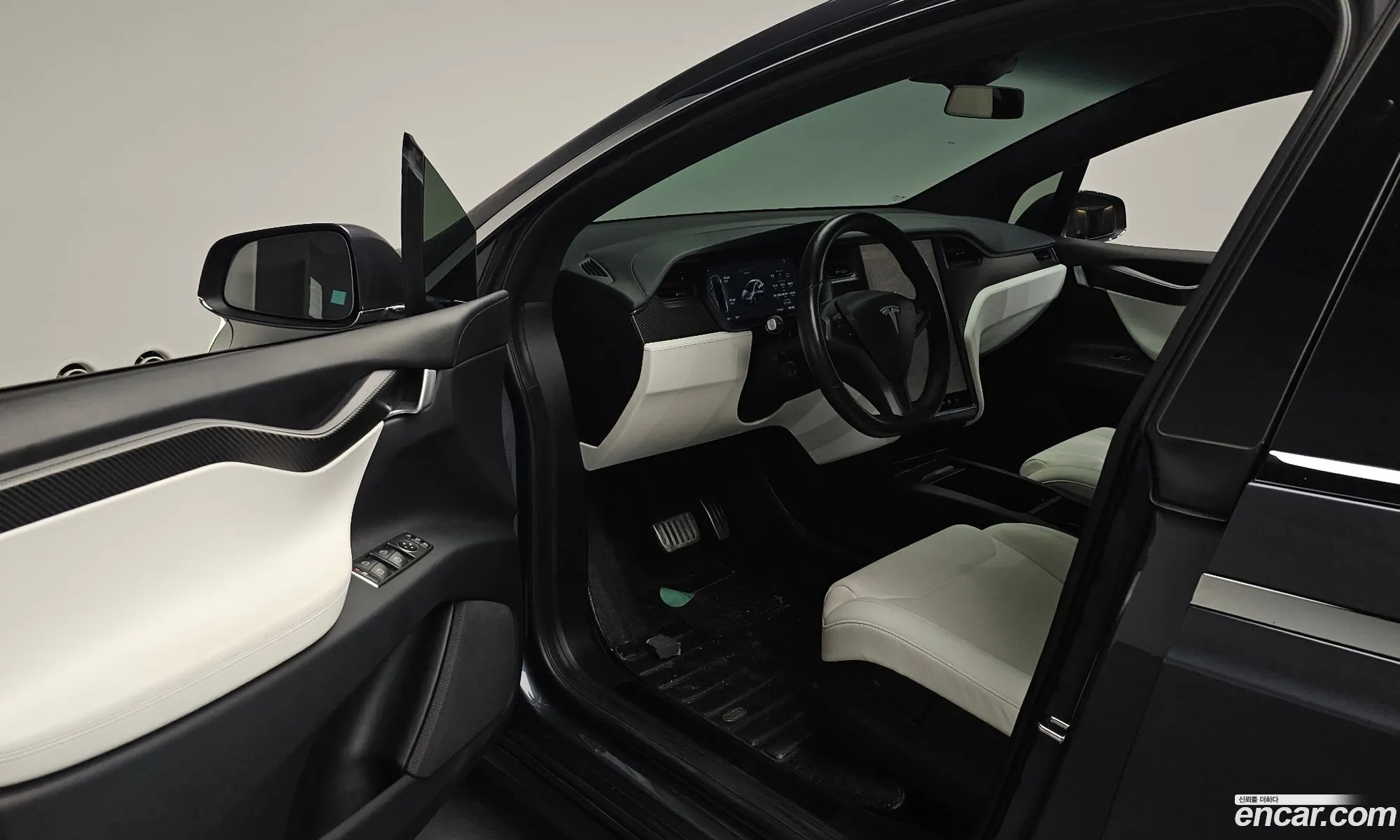 Tesla Model X 2018 5YJXCAE28JF133906 — 19