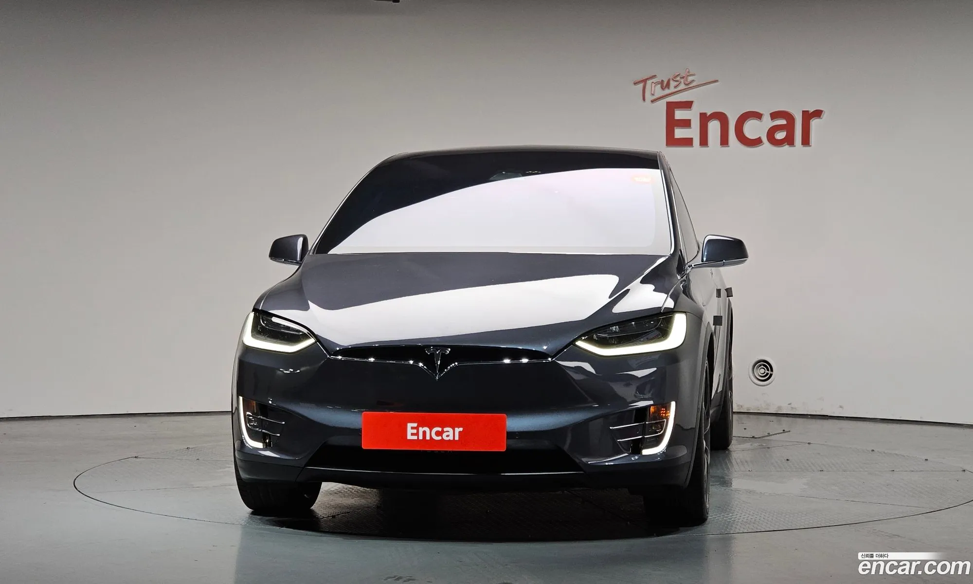Tesla Model X 2018 5YJXCAE28JF133906 — 4