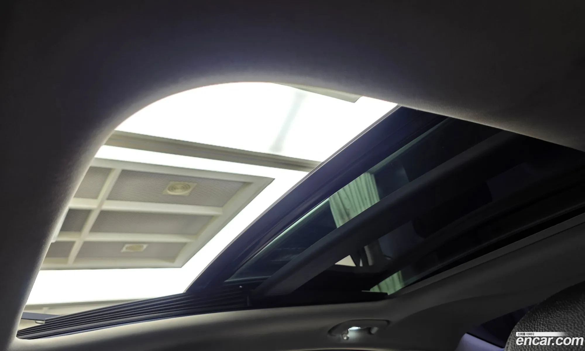 Kia K7 Hybrid 2019 — 33