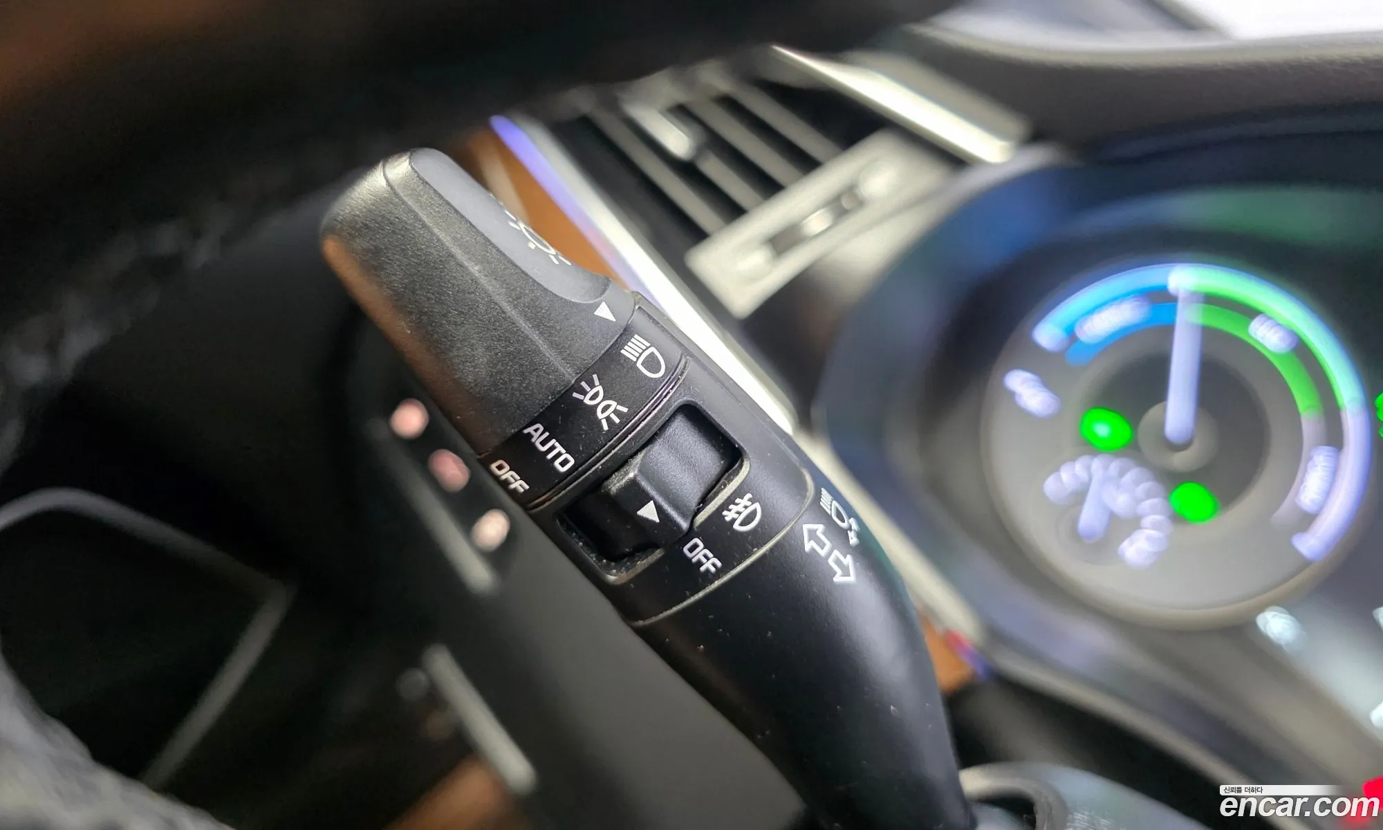 Kia K7 Hybrid 2019 — 32