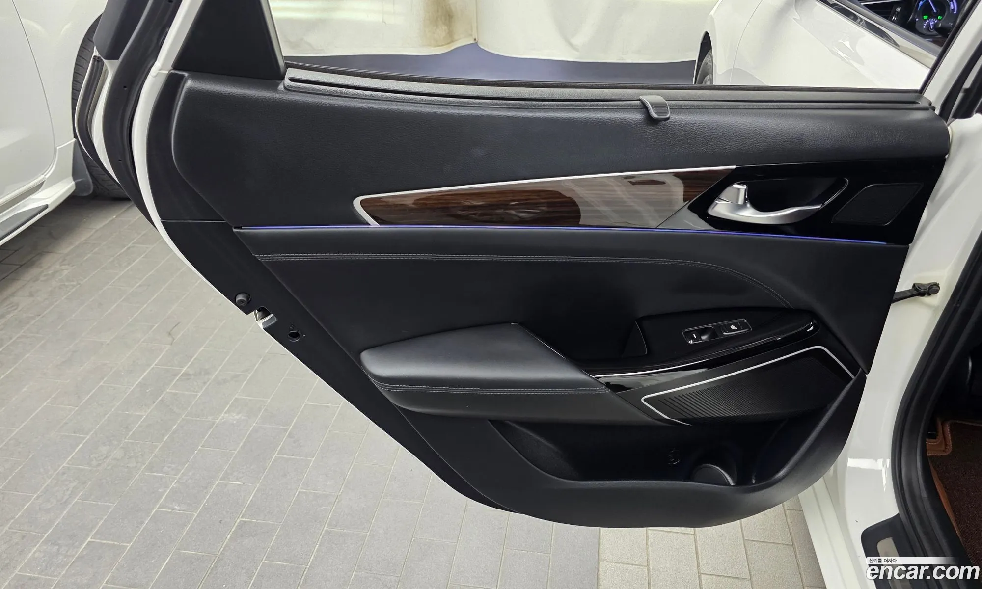 Kia K7 Hybrid 2019 — 34