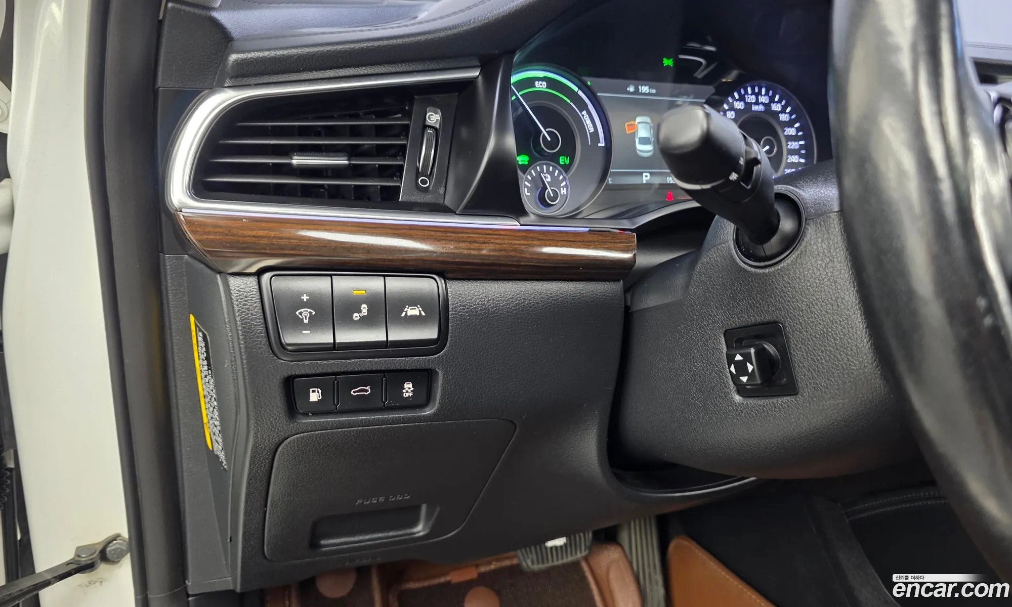 Kia K7 Hybrid 2019 — 11
