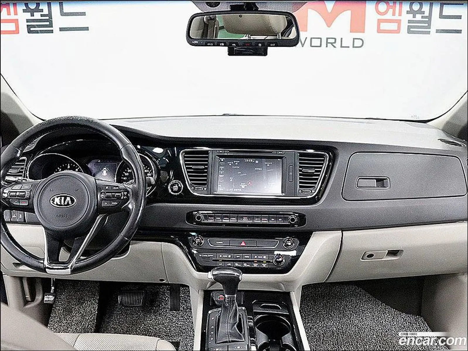 Kia Carnival 2017 — 10