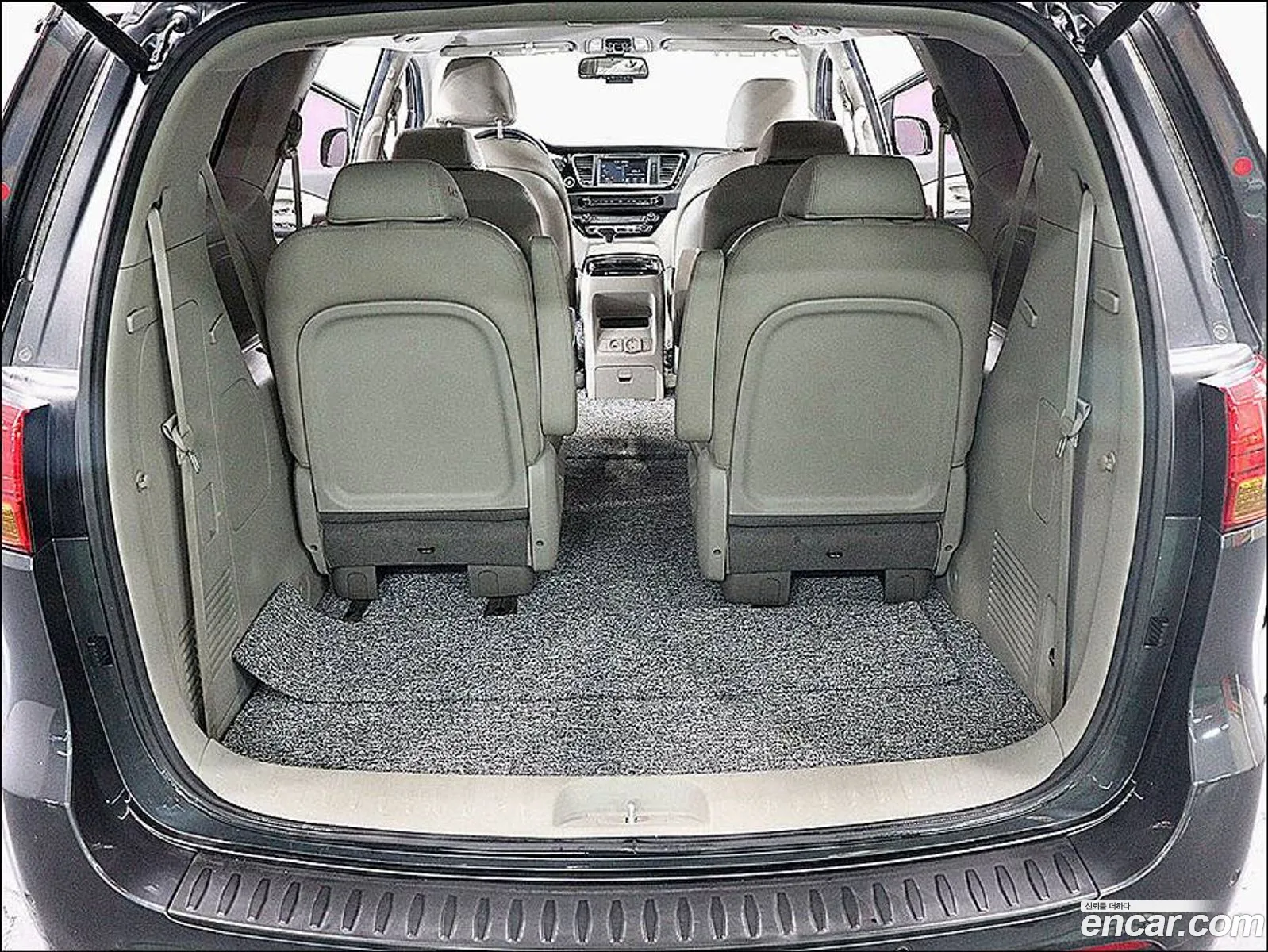 Kia Carnival 2017 — 16