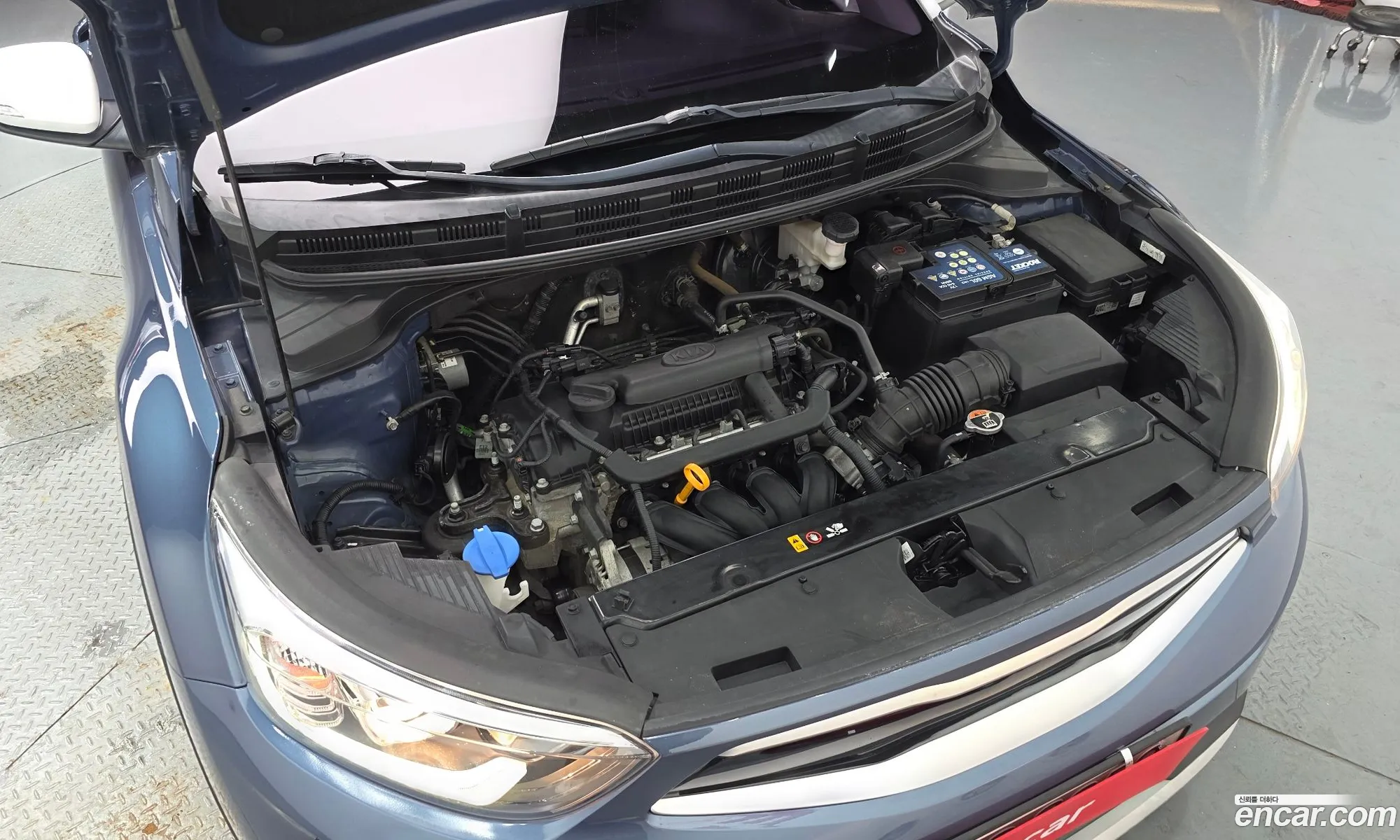 Kia Stonic 2018 KNADD814BJS137864 — 4