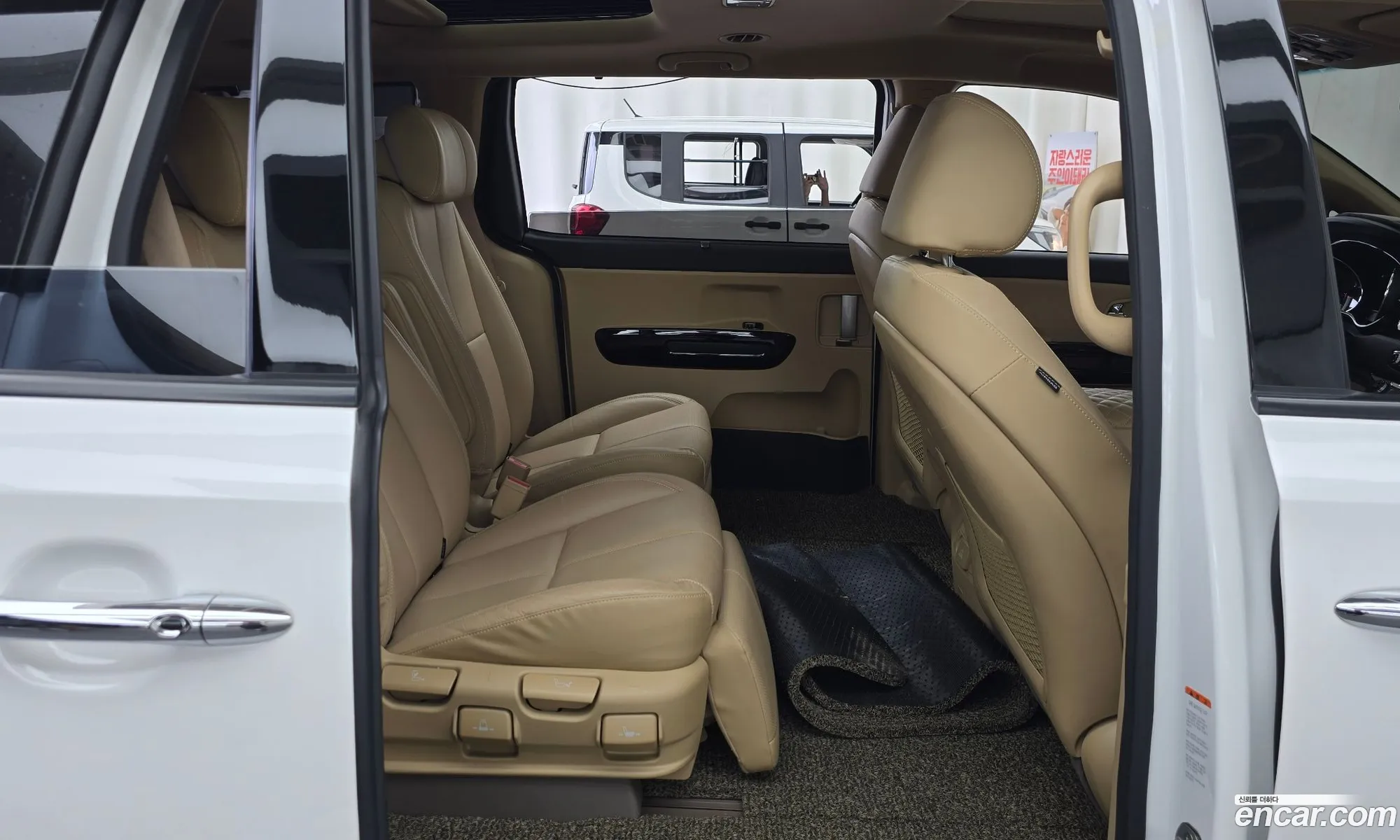 Kia Carnival 2018 — 10