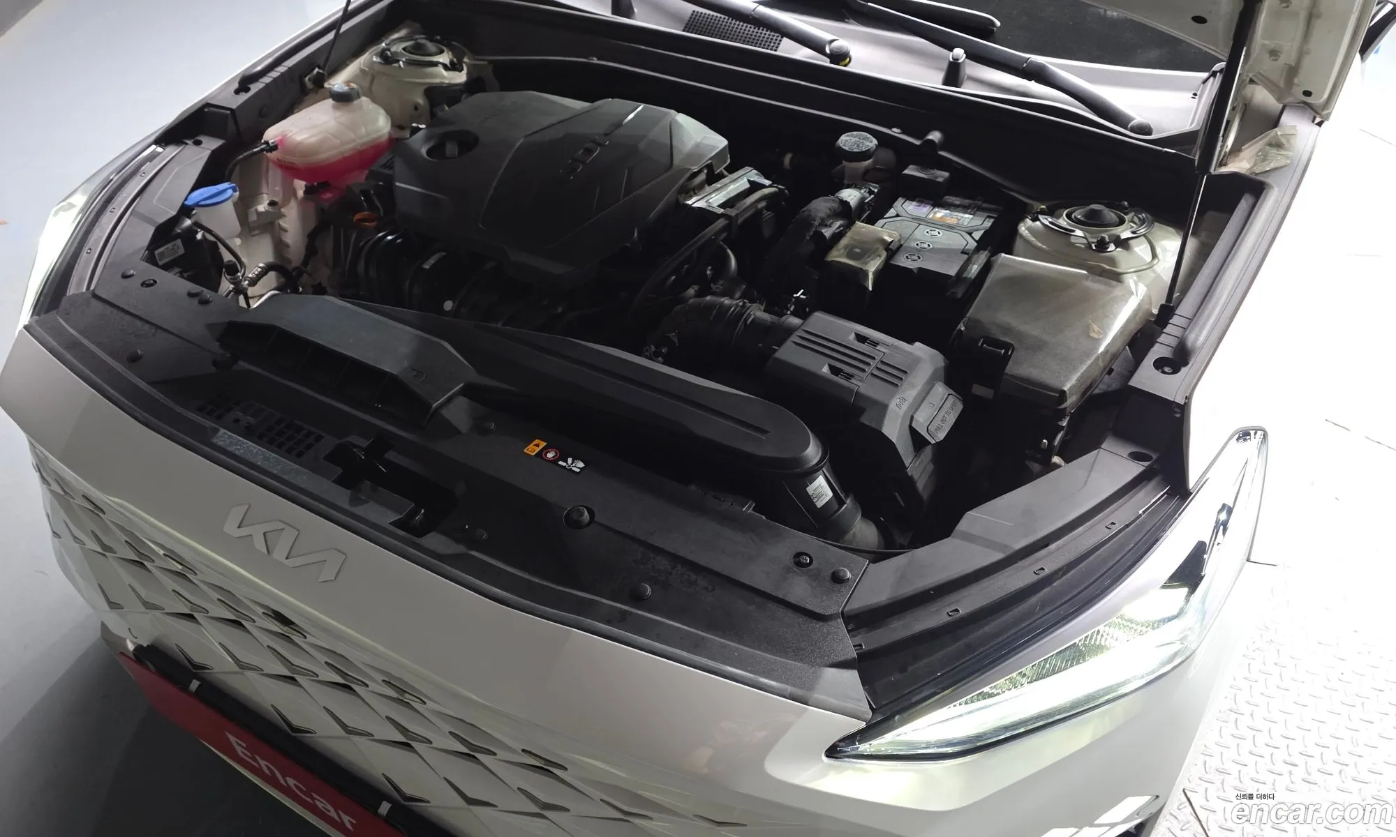 Kia K8 2024 KNAM241BBRA065748 — 3