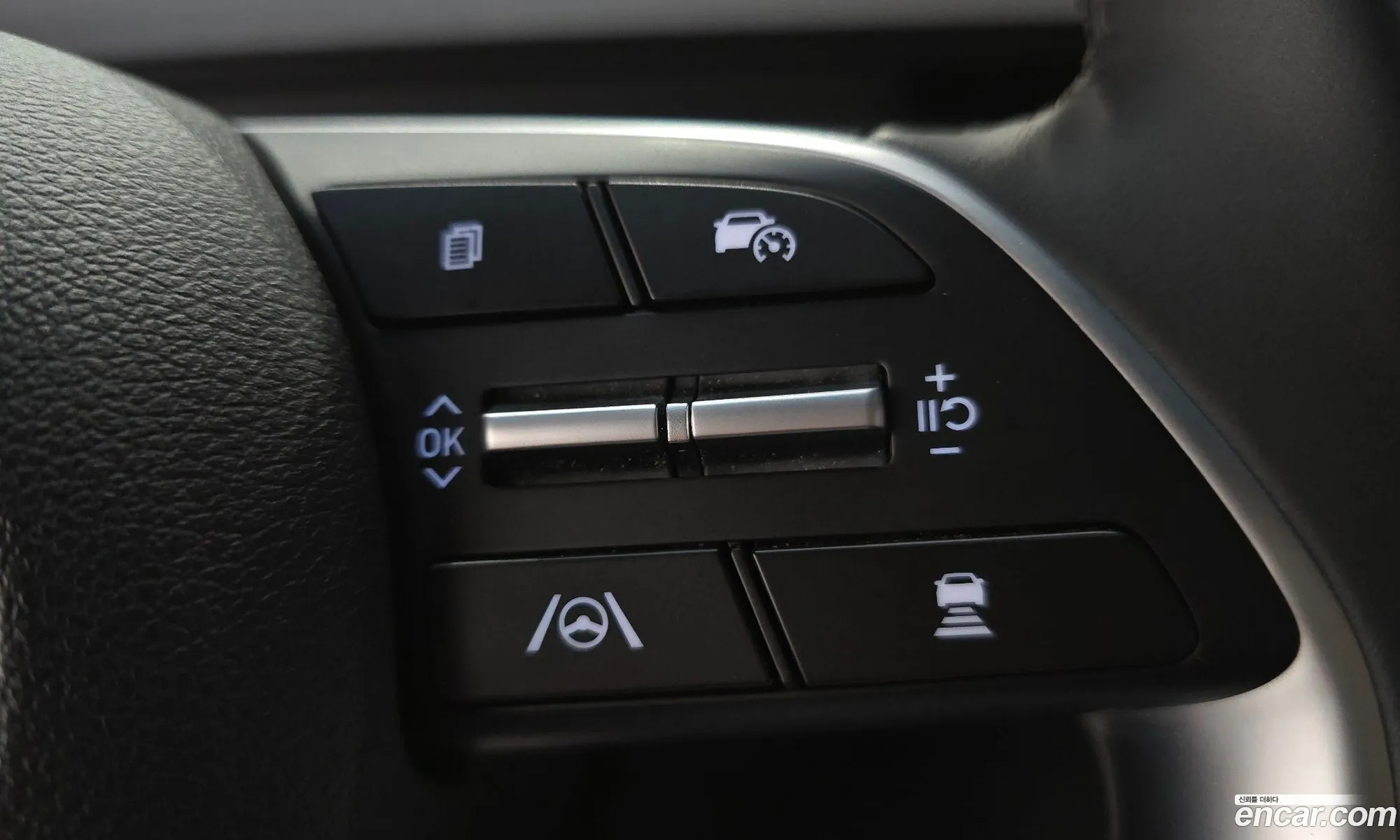 Hyundai Staria 2025 KMFYDX71BSC245125 — 16