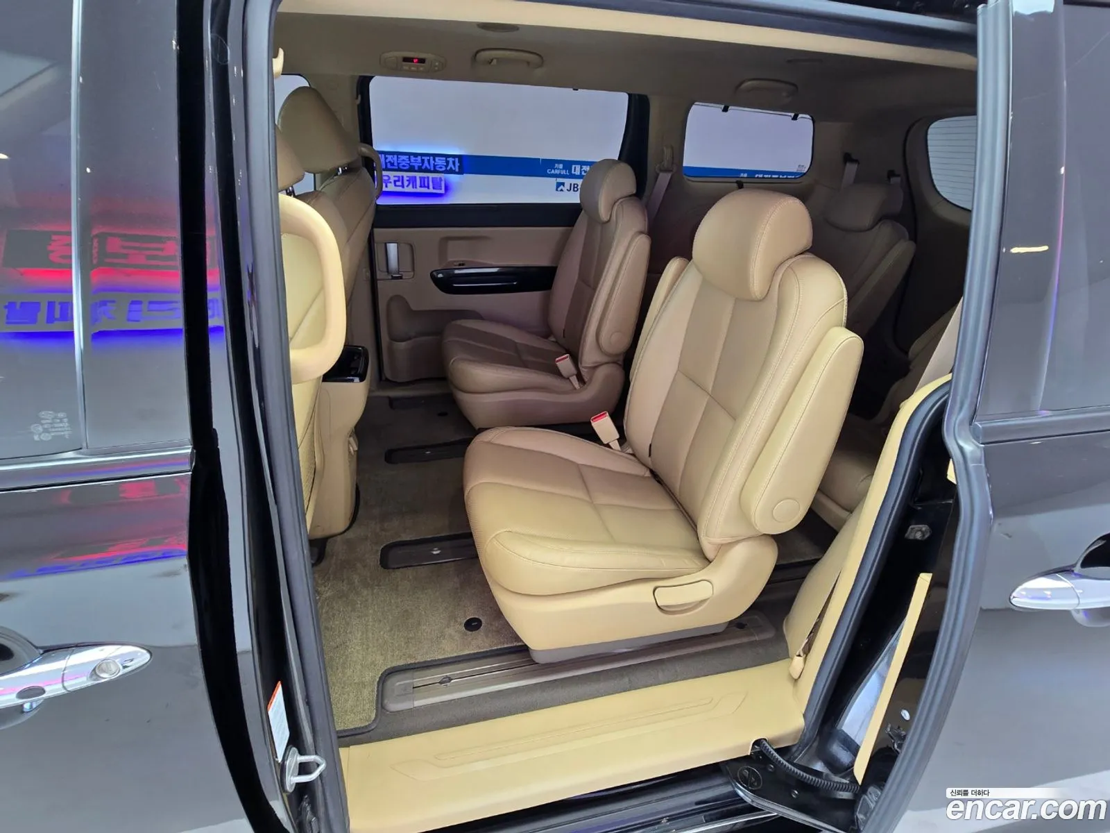 Kia Carnival 2017 — 16