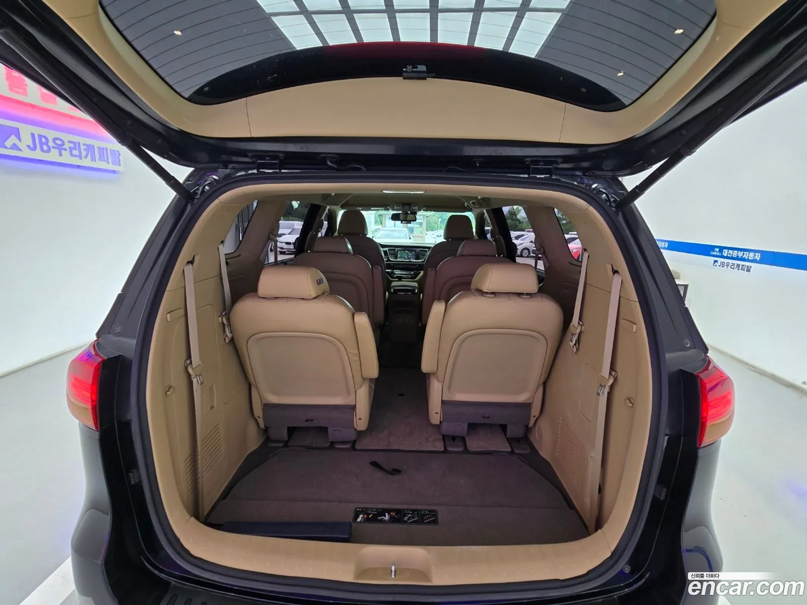 Kia Carnival 2017 — 3