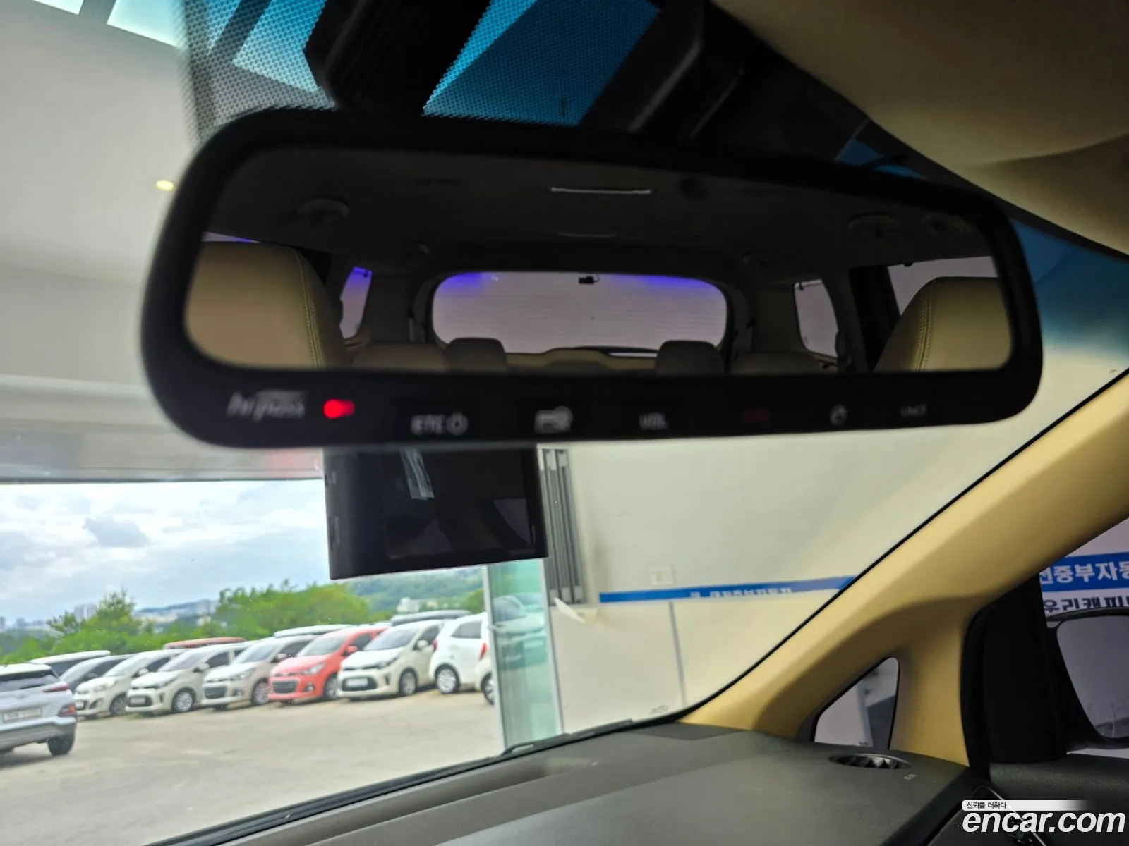 Kia Carnival 2017 — 10