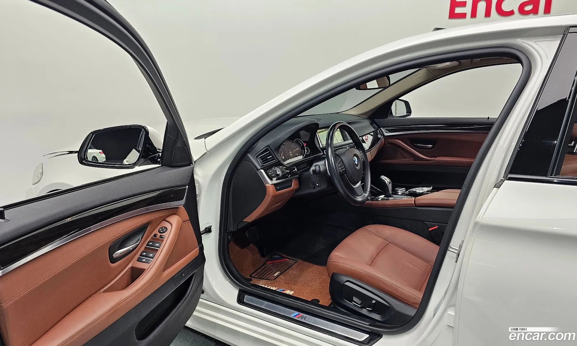 BMW 5 Series 2016 WBA5A5100GG180335 — 16