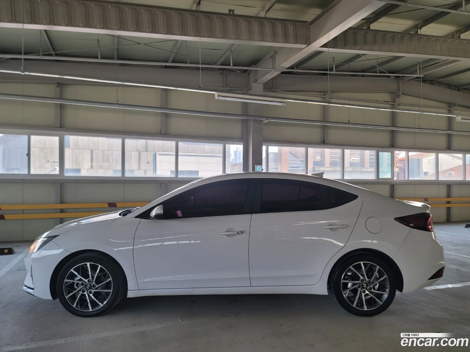 Hyundai Elantra AD 2019 — 20