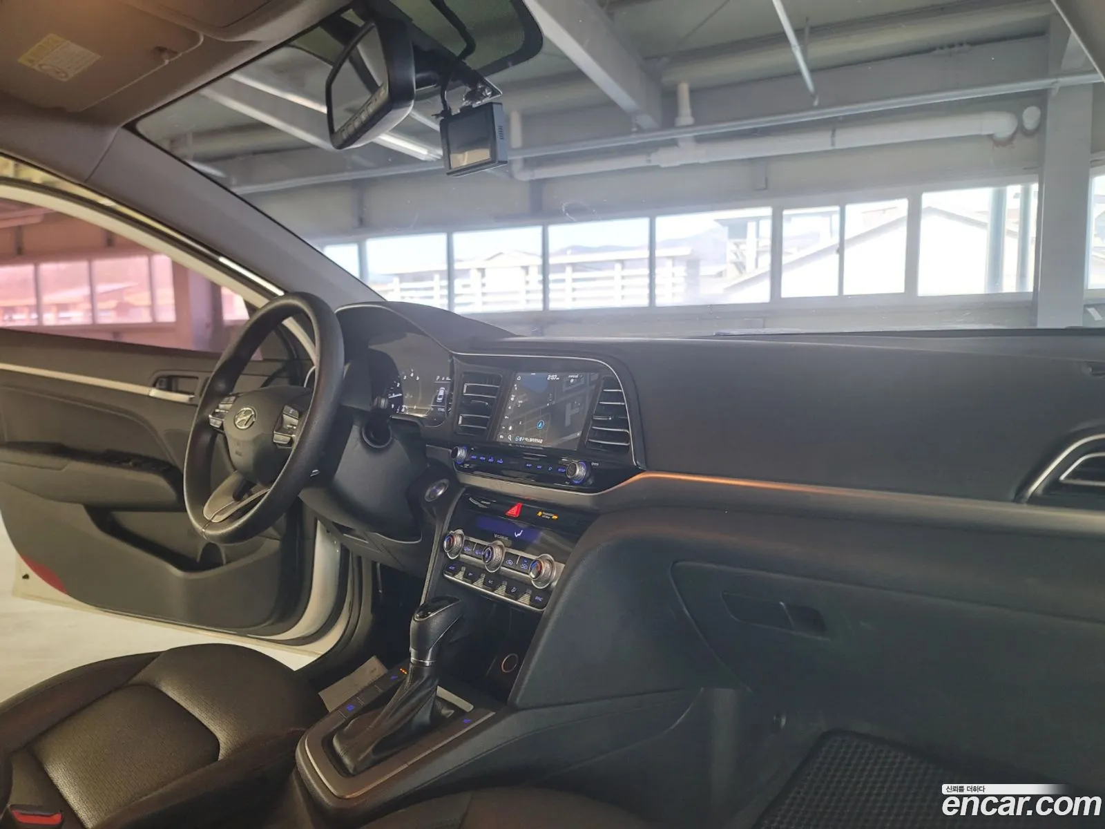 Hyundai Elantra AD 2019 — 5