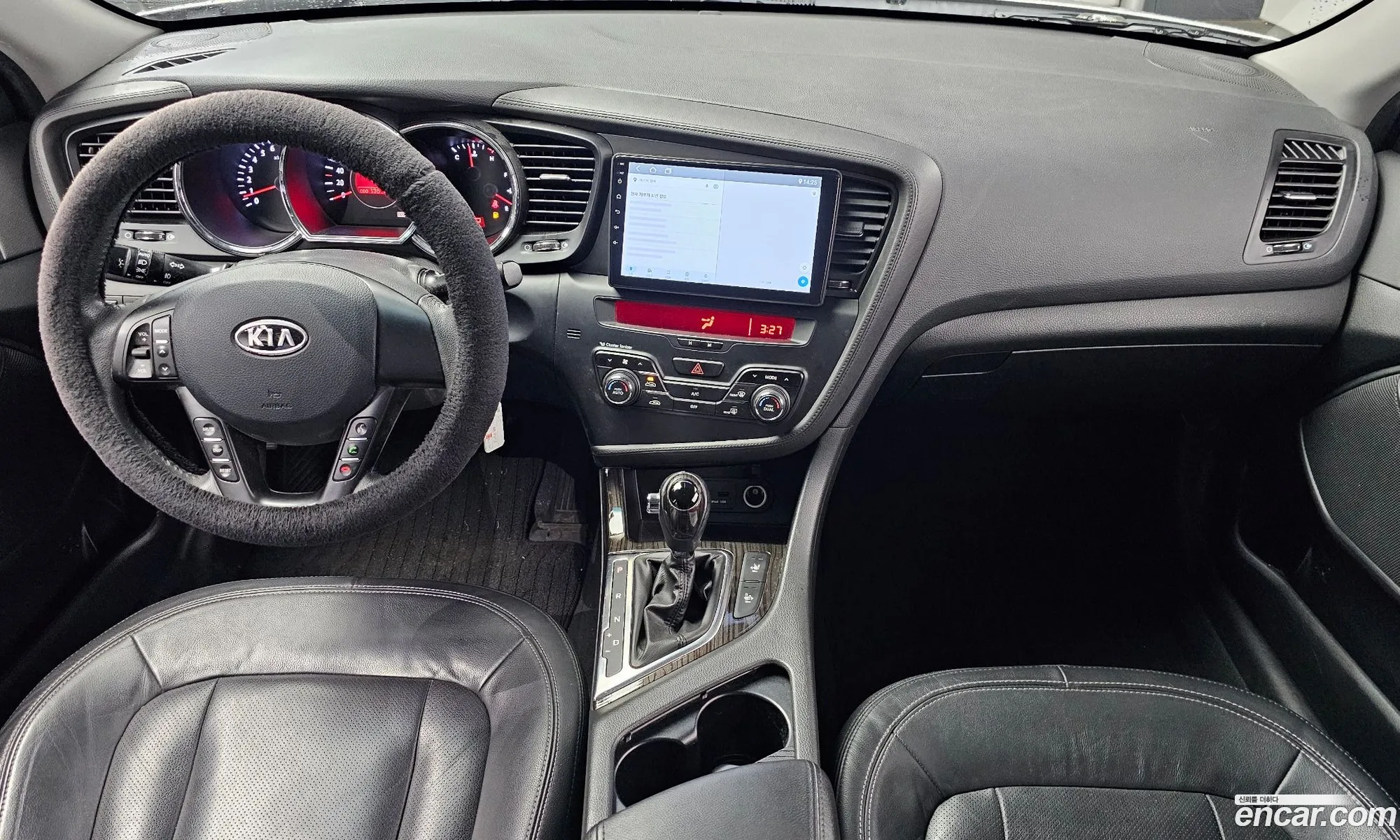 Kia K5 2010 KNAGN415BBA039976 — 3