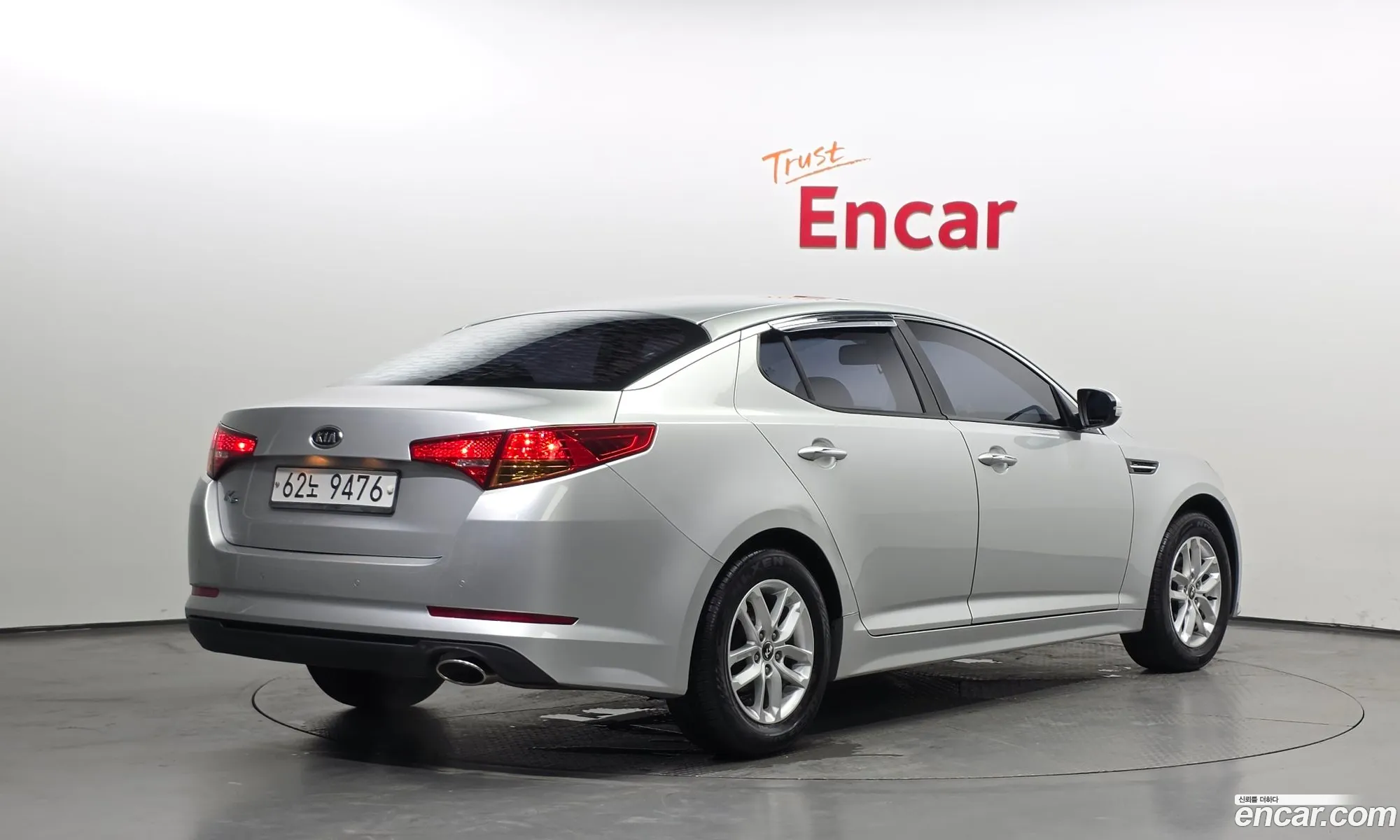 Kia K5 2010 KNAGN415BBA039976 — 12