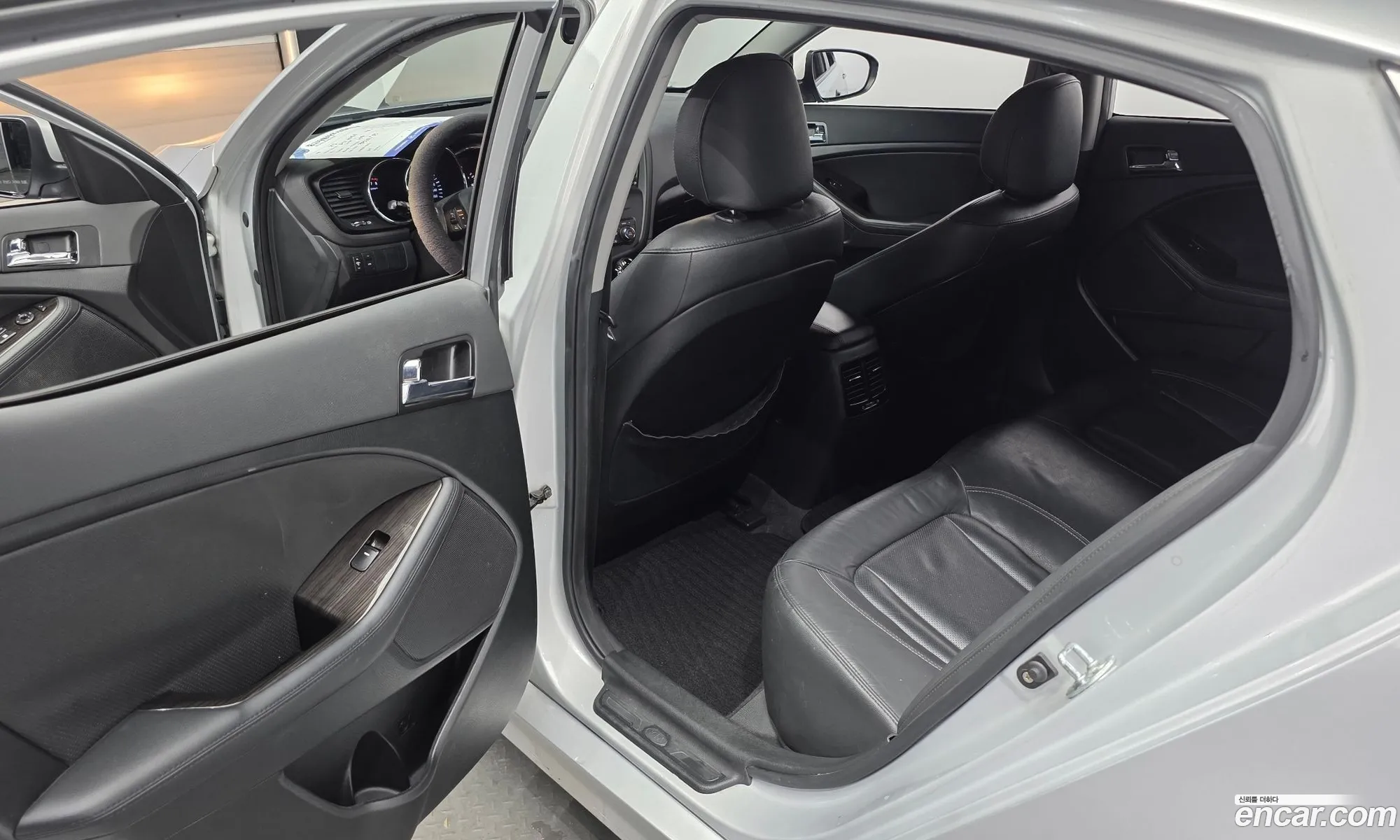Kia K5 2010 KNAGN415BBA039976 — 14