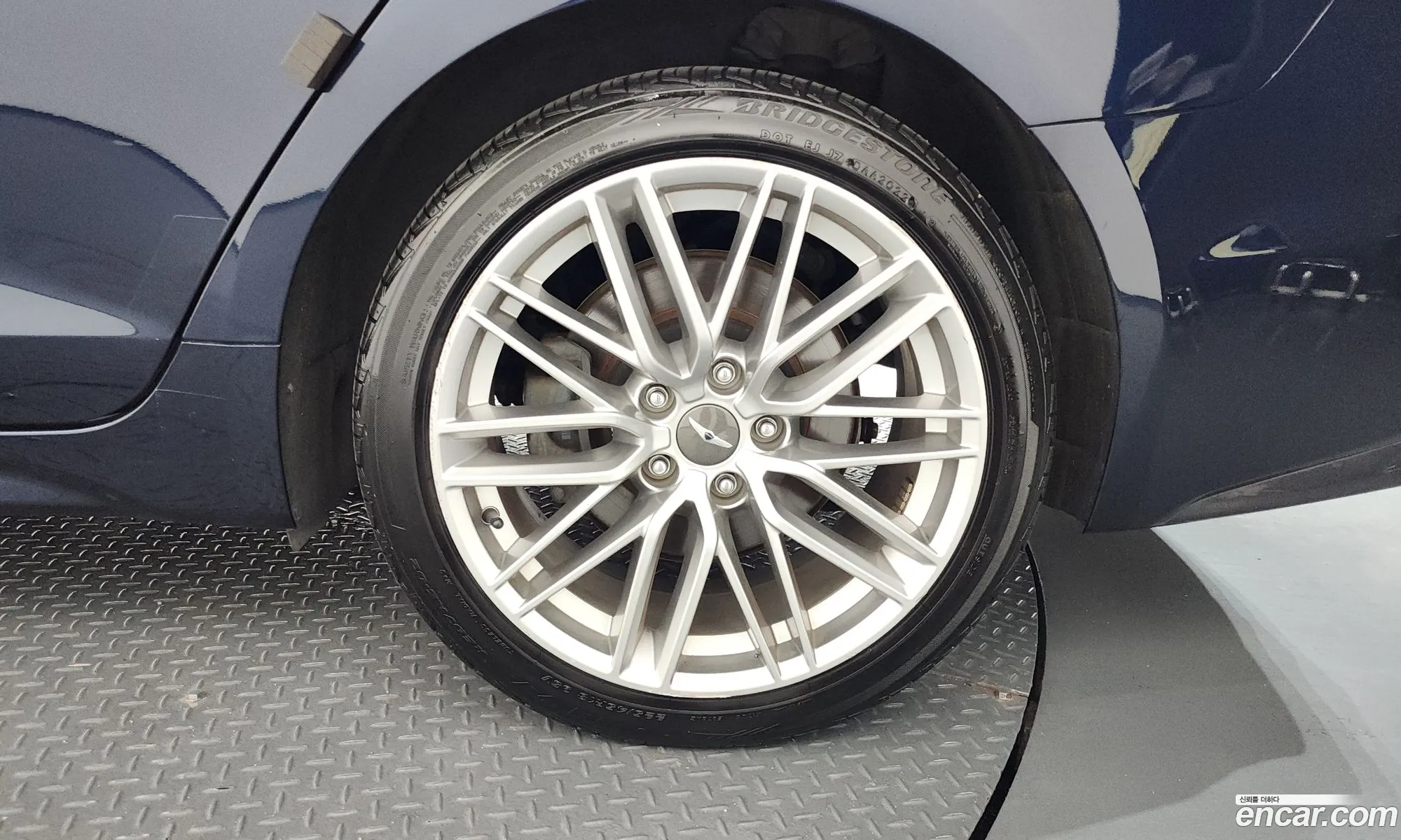 Genesis G70 2018 — 27