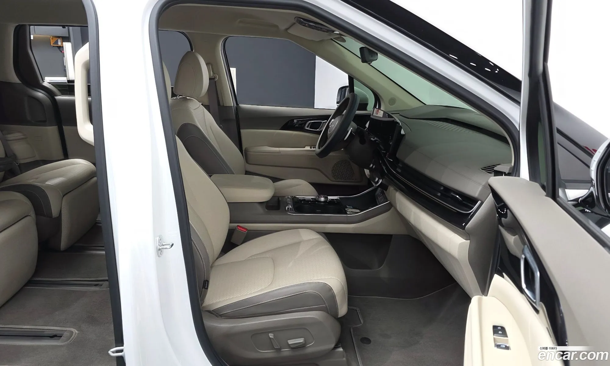 Kia Carnival 2023 KNANE813BRS416463 — 25