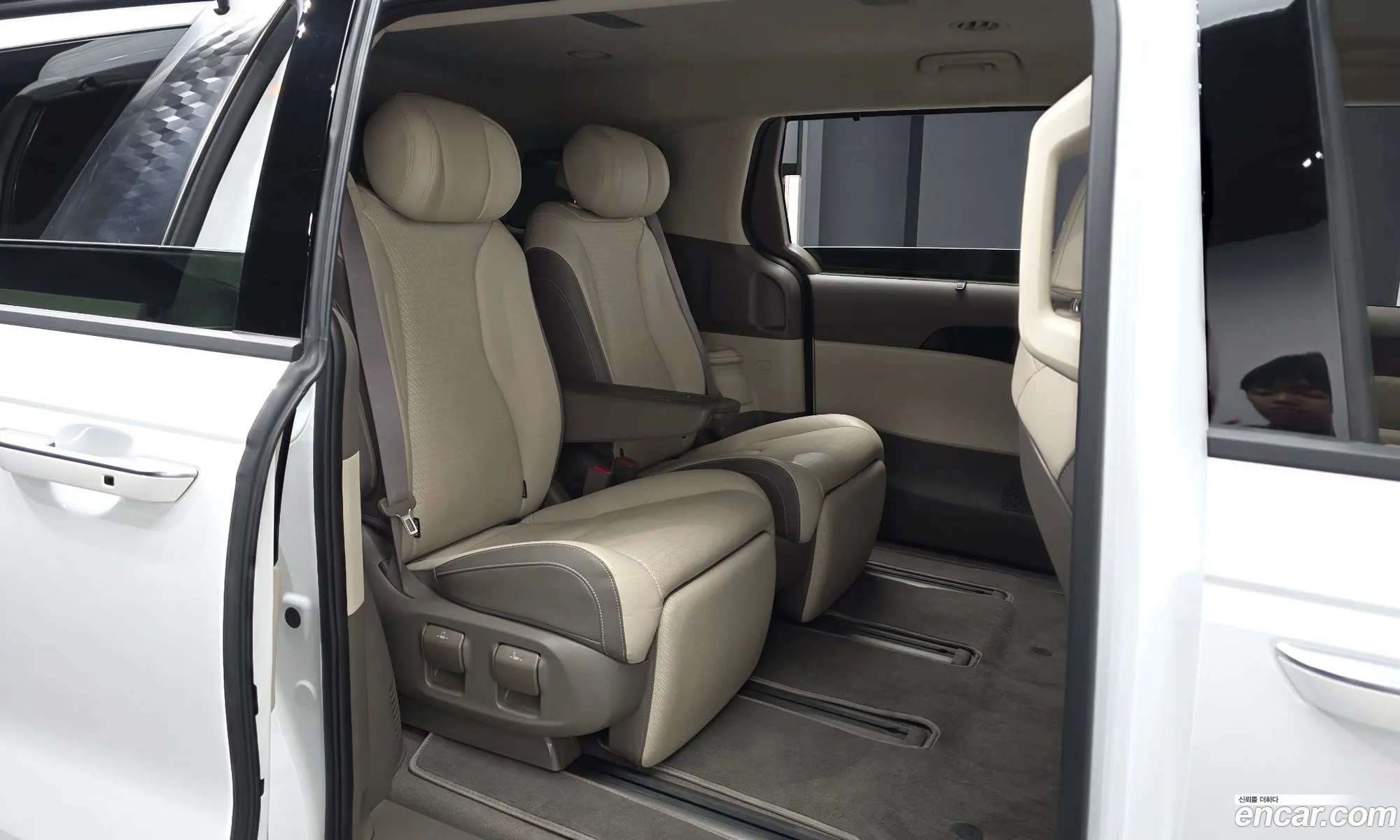 Kia Carnival 2023 KNANE813BRS416463 — 12