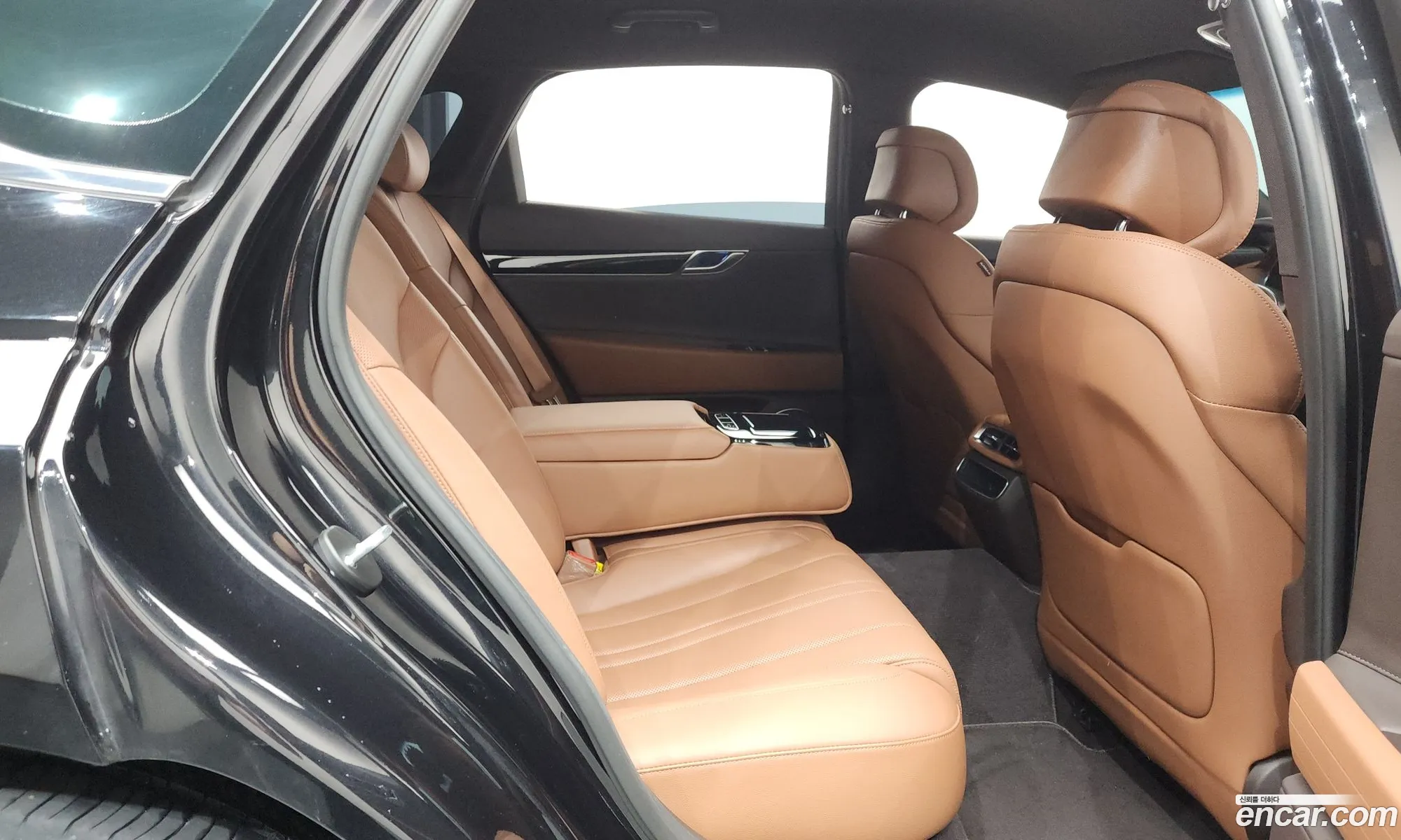 Genesis G80 2021 KMTGB41CBNU098145 — 3