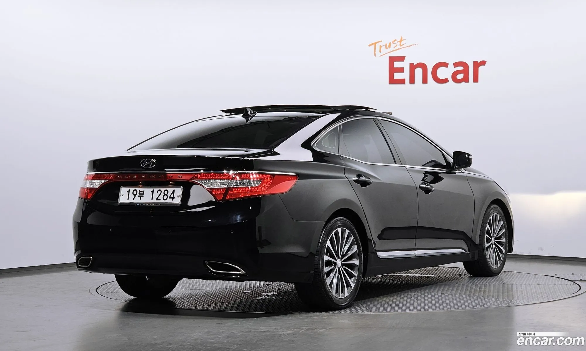 Hyundai Grandeur HG 2013 KMHFF41EBEA327901 — 17